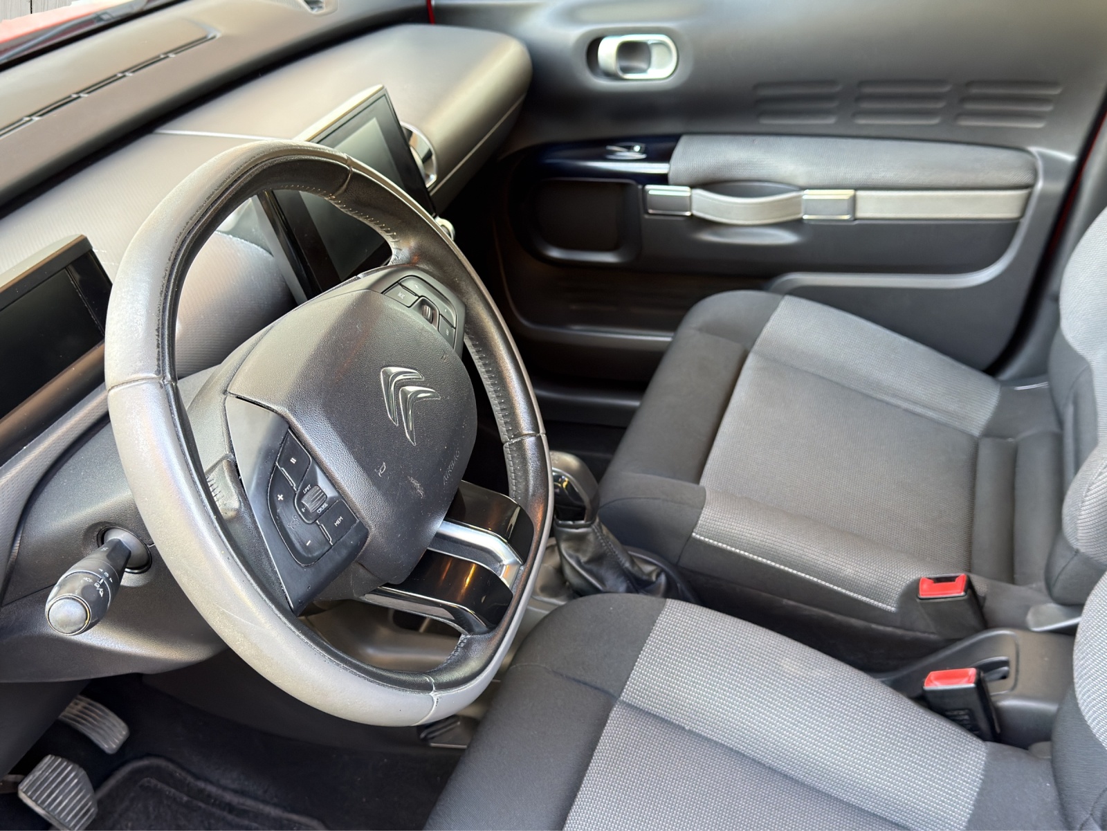 CITROEN C4 Cactus 1.2 VTi Shine Edition-image-11