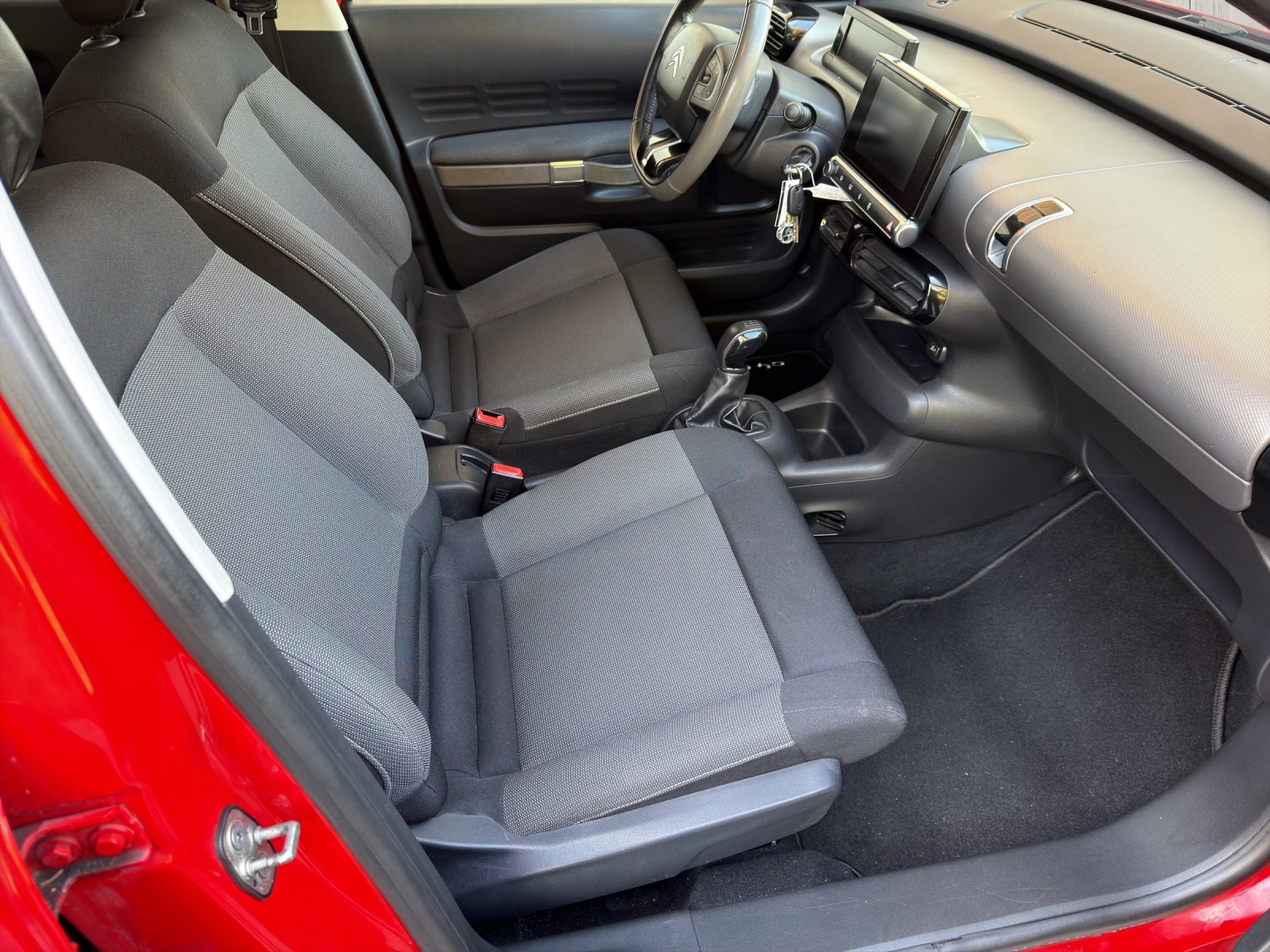 CITROEN C4 Cactus 1.2 VTi Shine Edition-image-12