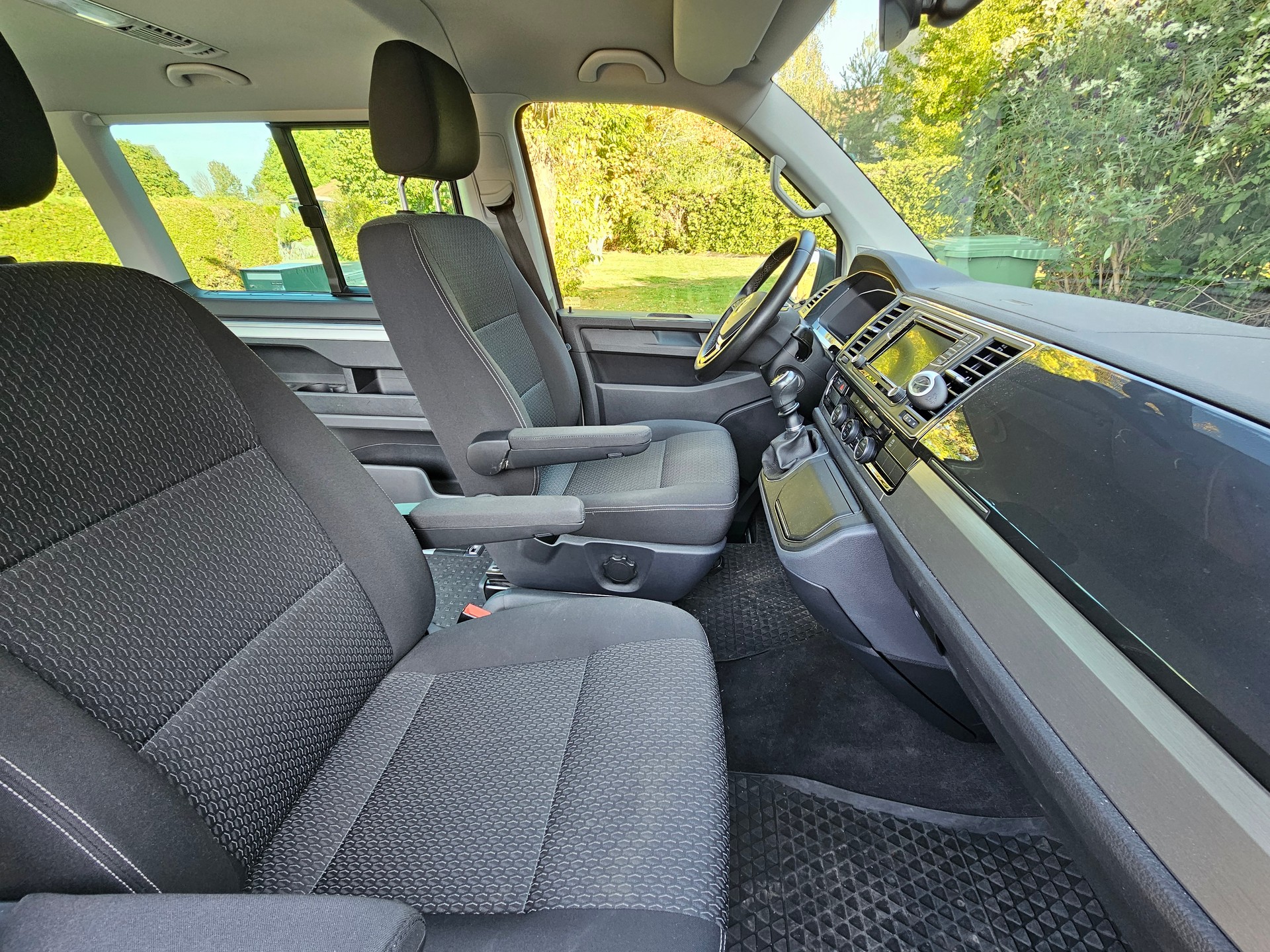 VW 2.0 TDI 150 Lib. Edition 4m-image-3