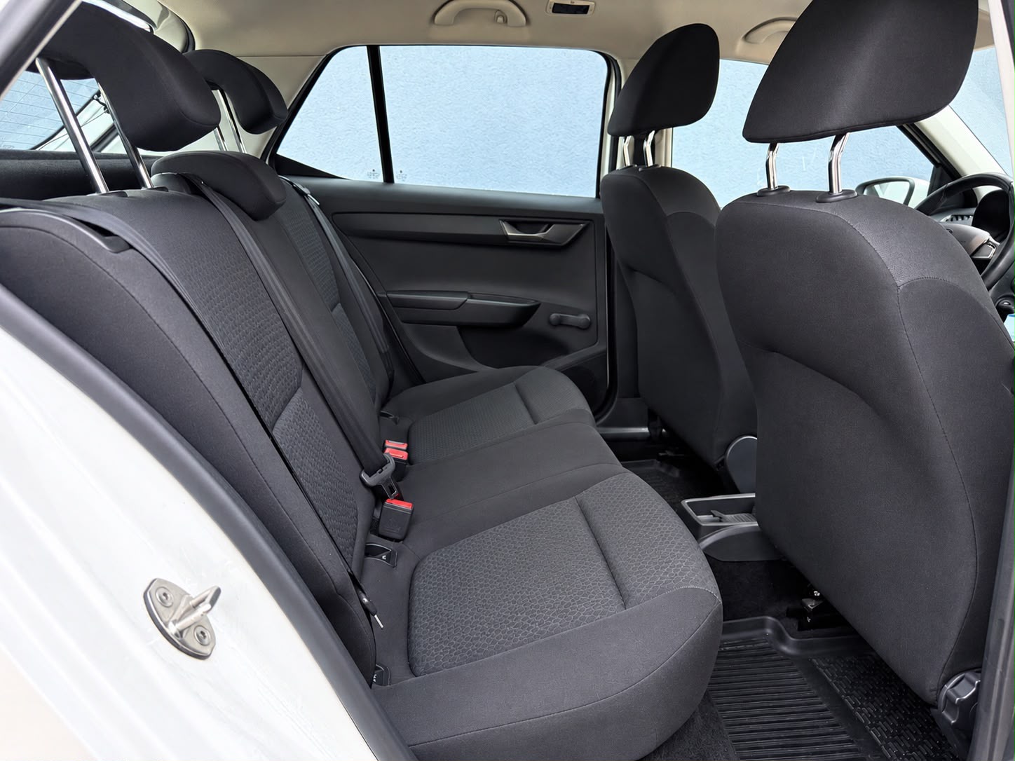 SKODA Fabia 1.2 TSI Ambition-image-12