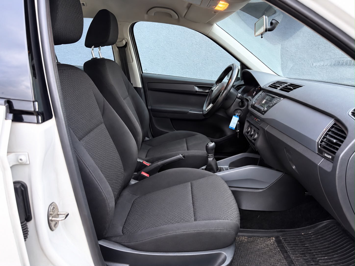 SKODA Fabia 1.2 TSI Ambition-image-10