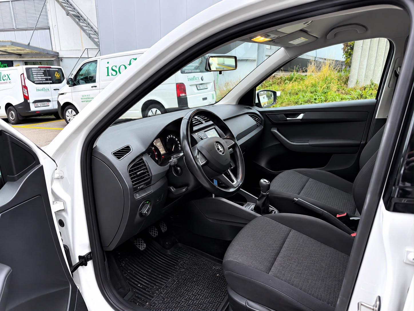 SKODA Fabia 1.2 TSI Ambition-image-8