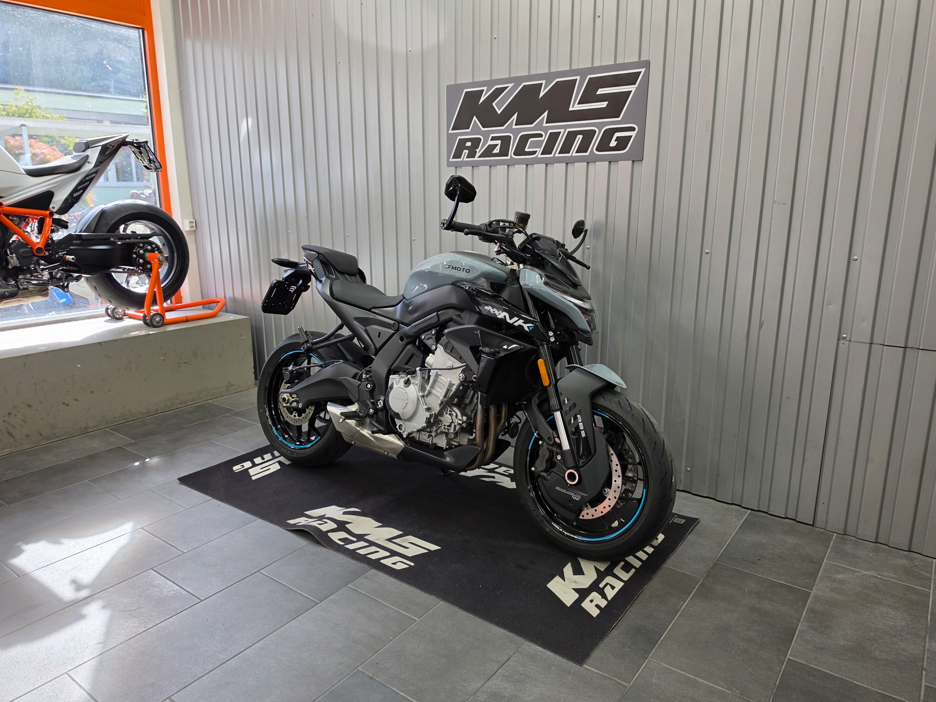 CF MOTO 675NK-showroom-element-1