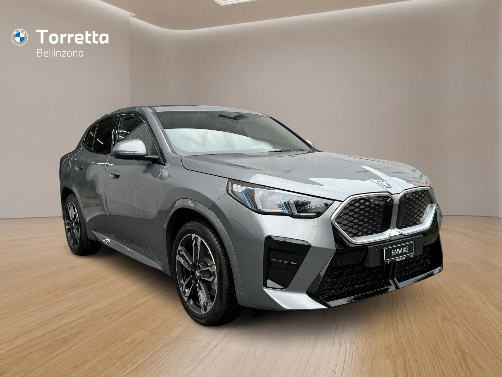 BMW iX2 eDrive 20 M Sport-image-6