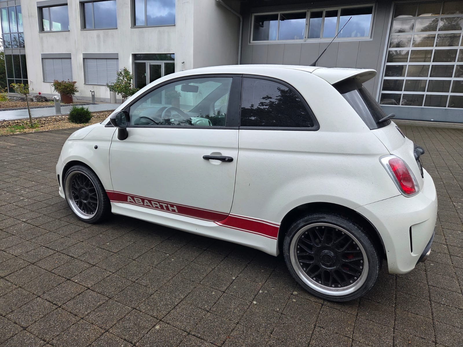 FIAT 500 1.4 16V Turbo Abarth-image-4