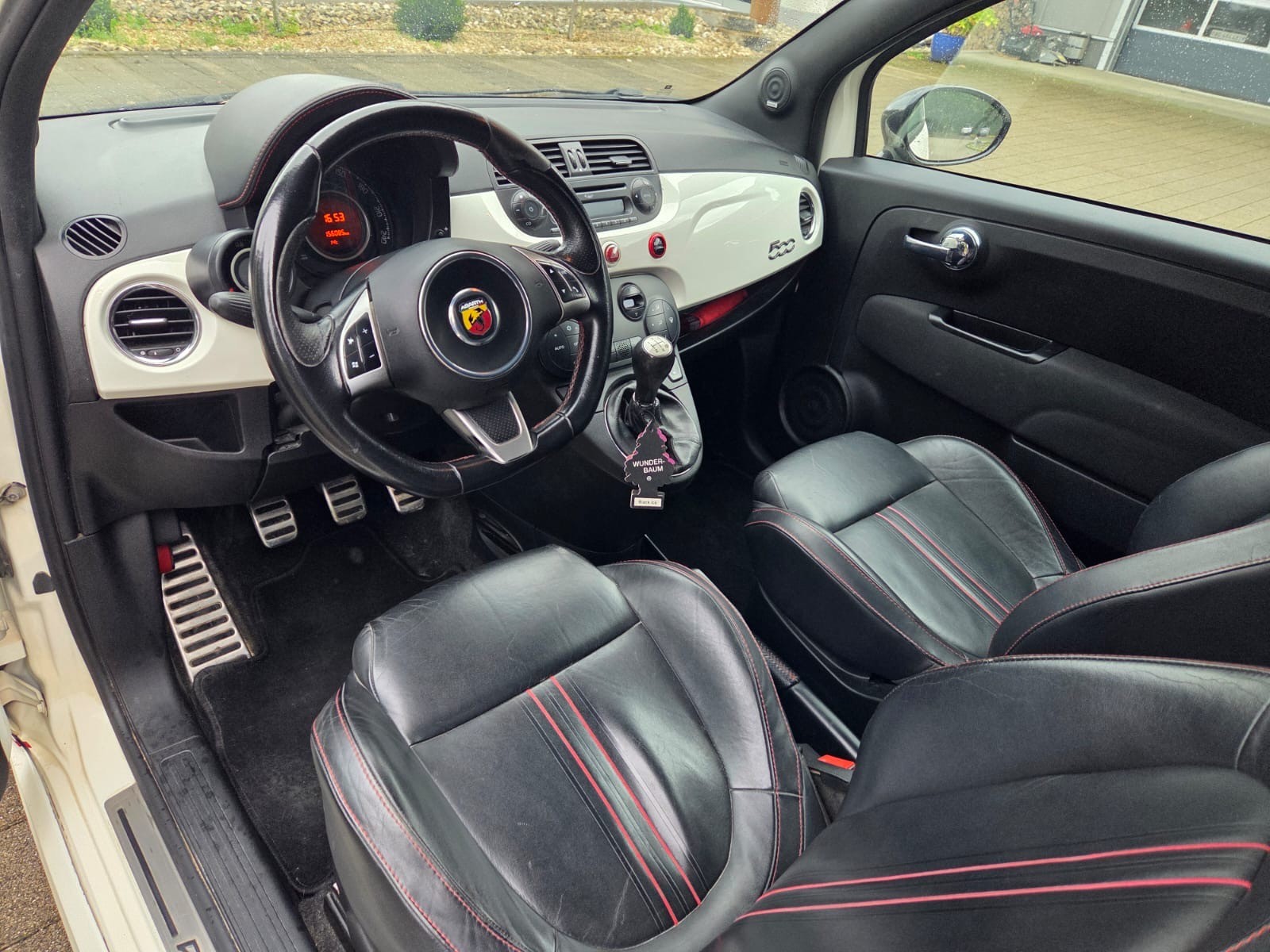 FIAT 500 1.4 16V Turbo Abarth-image-12