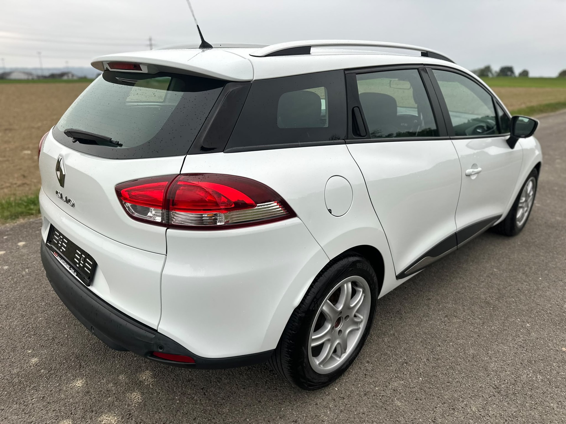 RENAULT Clio Grandtour 1.5 dCi Intens-image-5