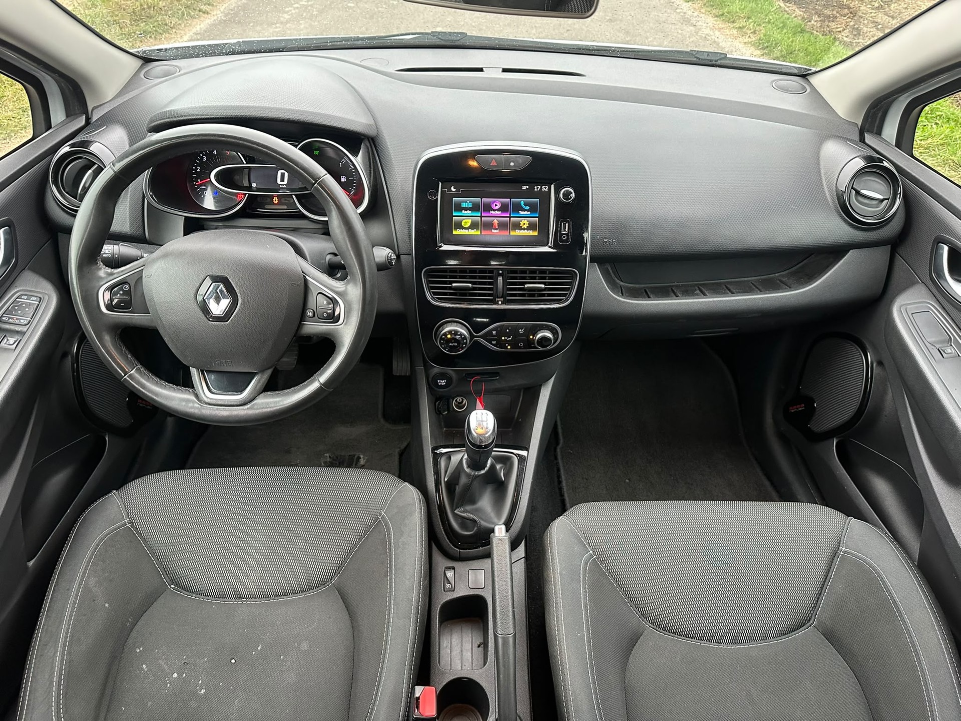 RENAULT Clio Grandtour 1.5 dCi Intens-image-9