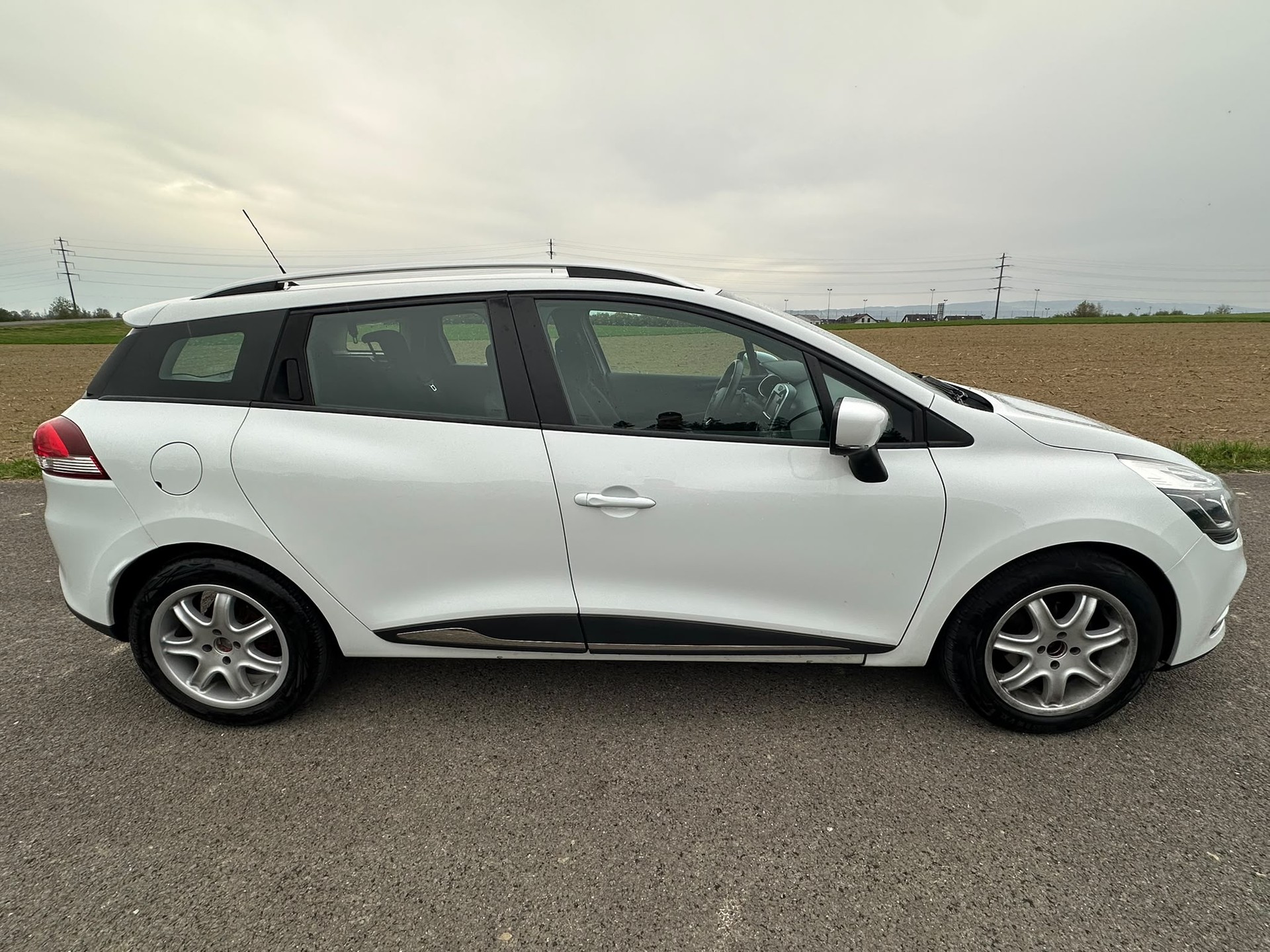 RENAULT Clio Grandtour 1.5 dCi Intens-image-4