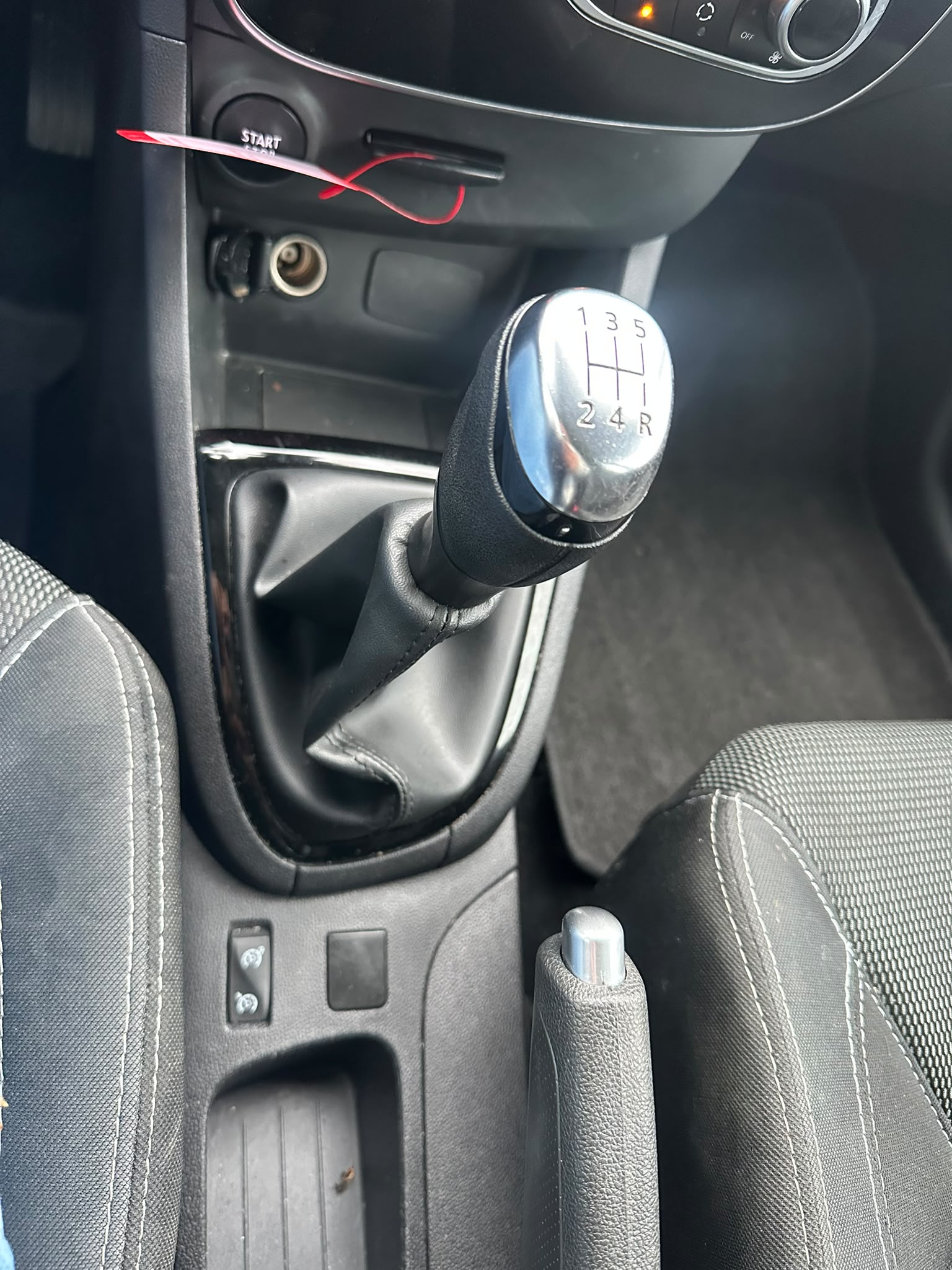 RENAULT Clio Grandtour 1.5 dCi Intens-image-18