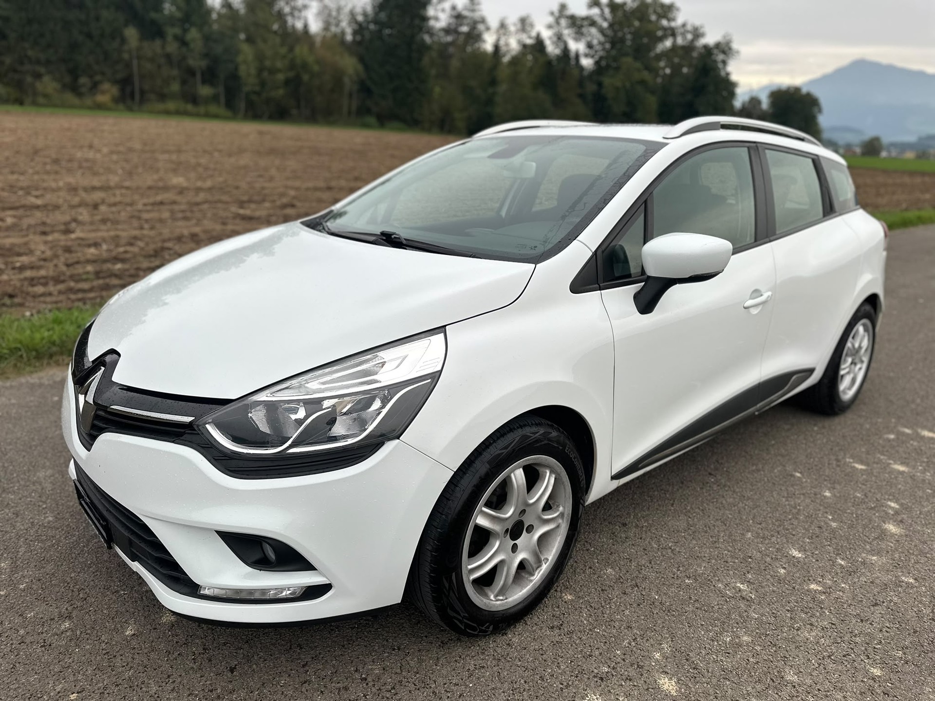 RENAULT Clio Grandtour 1.5 dCi Intens-image-1