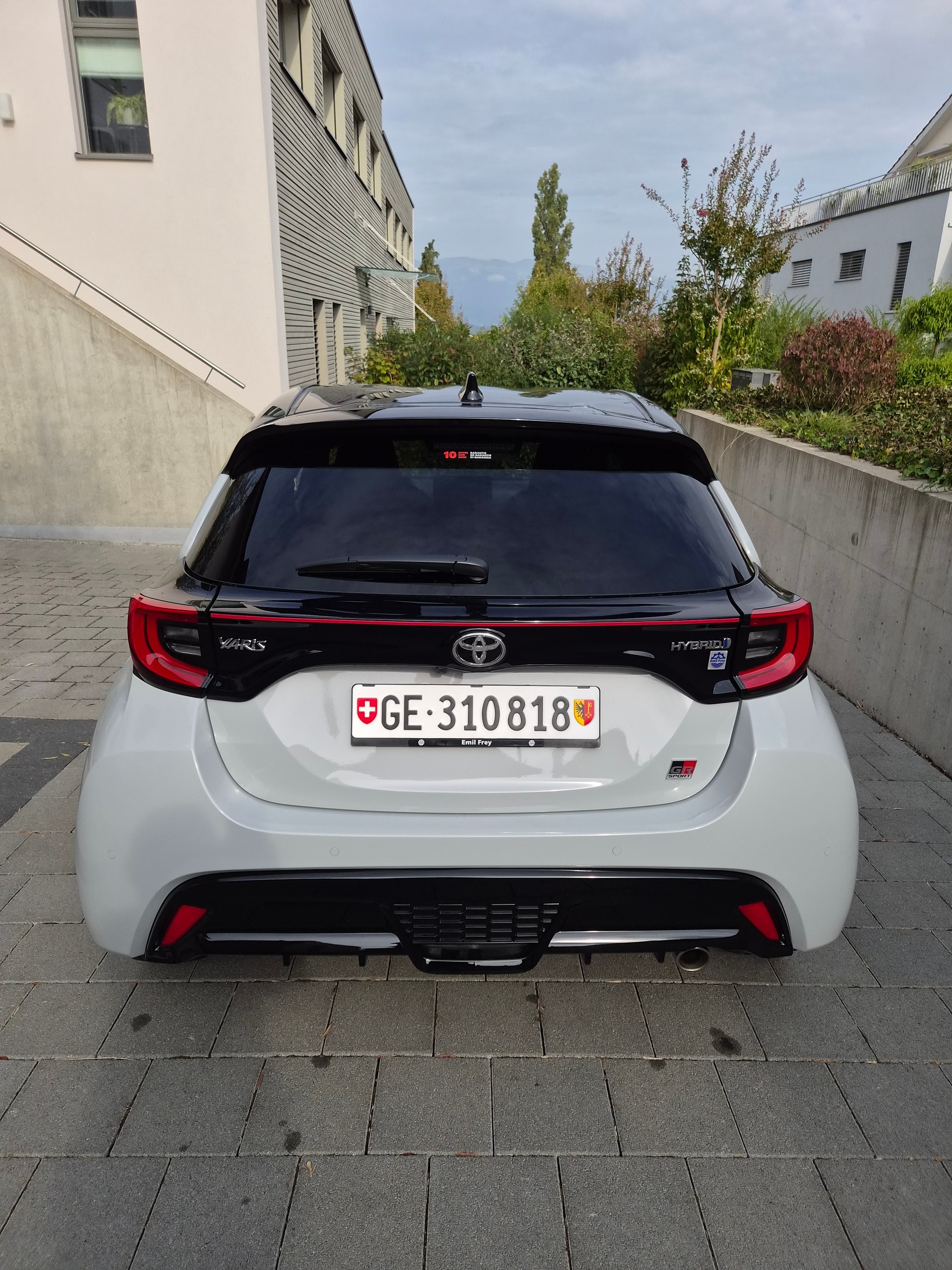 TOYOTA 1.5 VVT-i HSD GR Sport-image-1