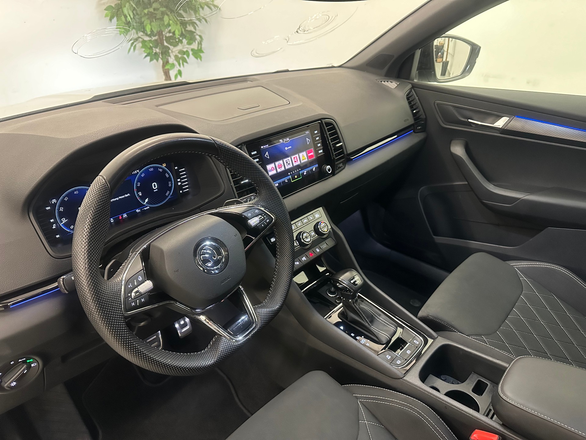 SKODA Karoq 2.0 TSI SportLine 4x4 DSG-image-10