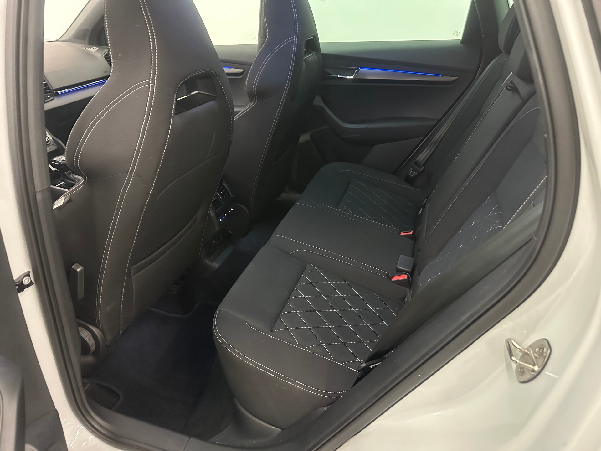 SKODA Karoq 2.0 TSI SportLine 4x4 DSG-image-12
