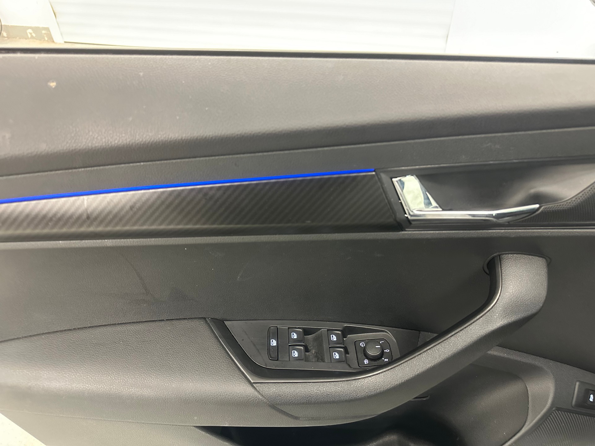 SKODA Karoq 2.0 TSI SportLine 4x4 DSG-image-13