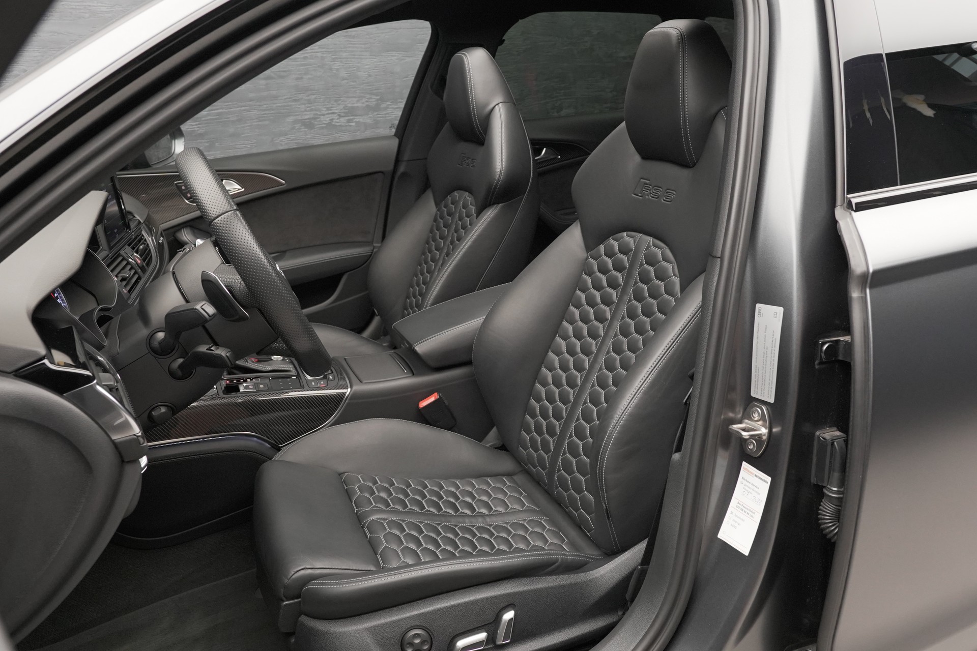 AUDI RS6 Avant 4.0 TFSI V8 performance quattro-image-16