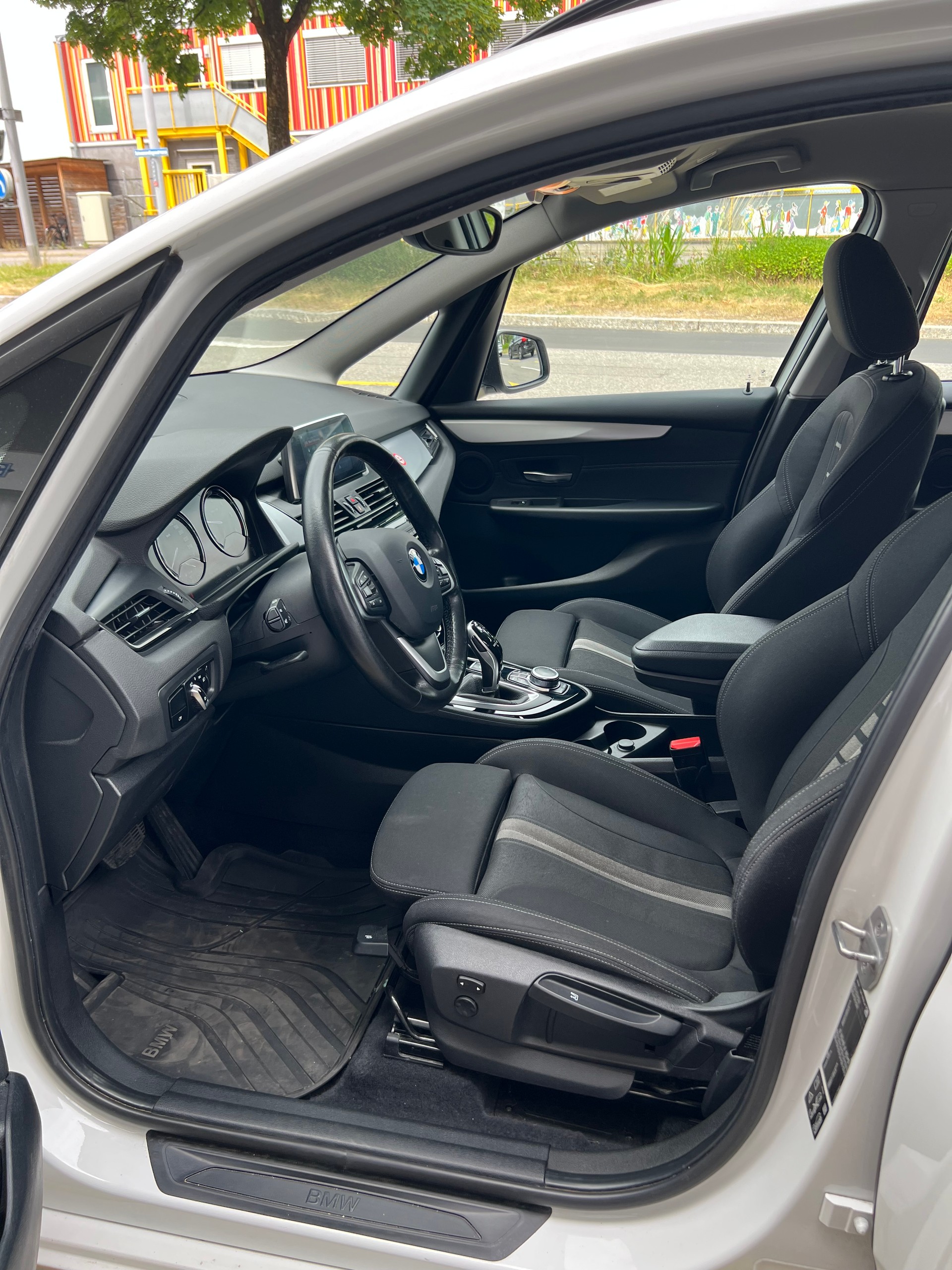 BMW 218d xDrive Gran Tourer Steptronic-image-8