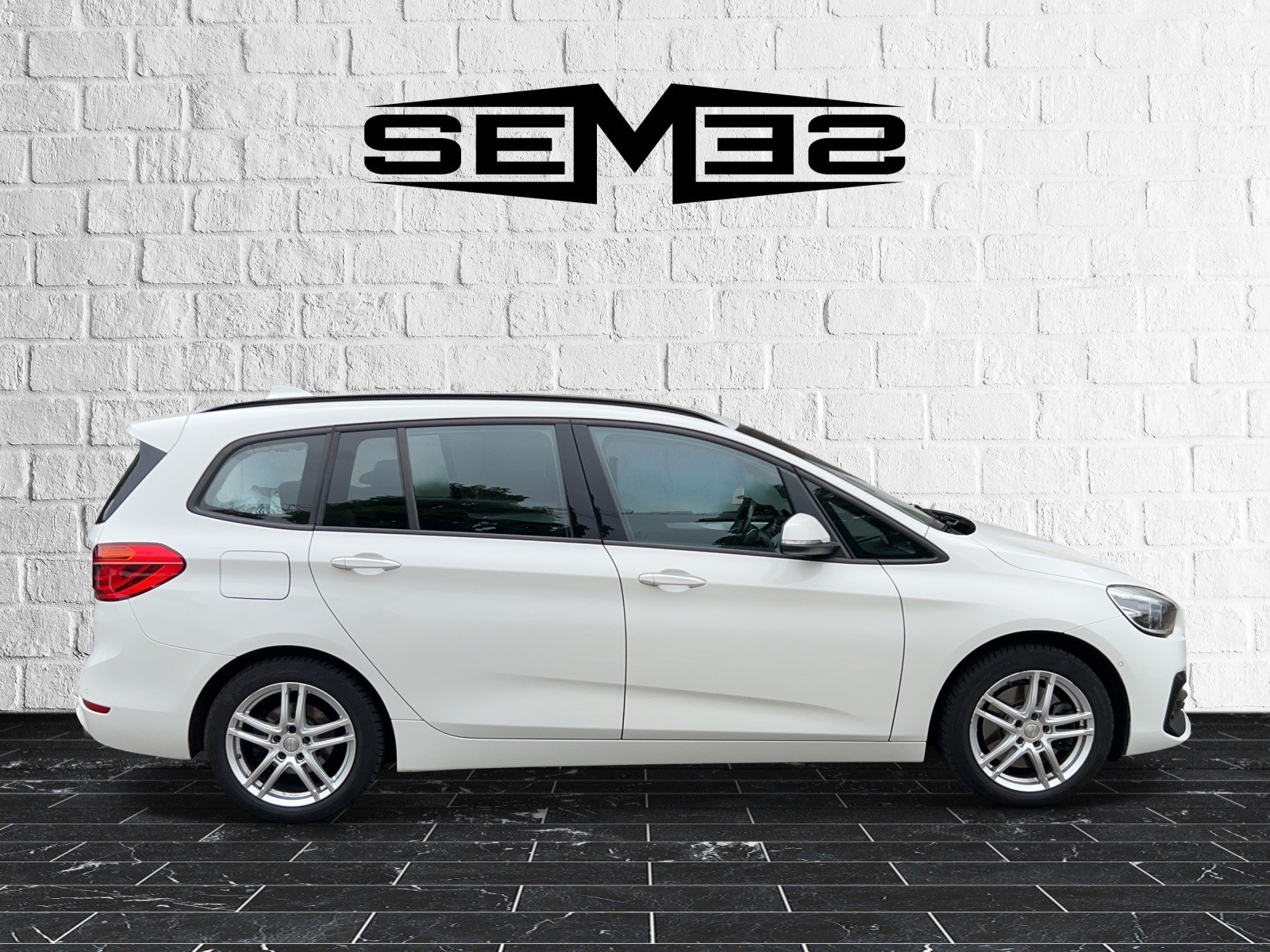 BMW 218d xDrive Gran Tourer Steptronic-image-5