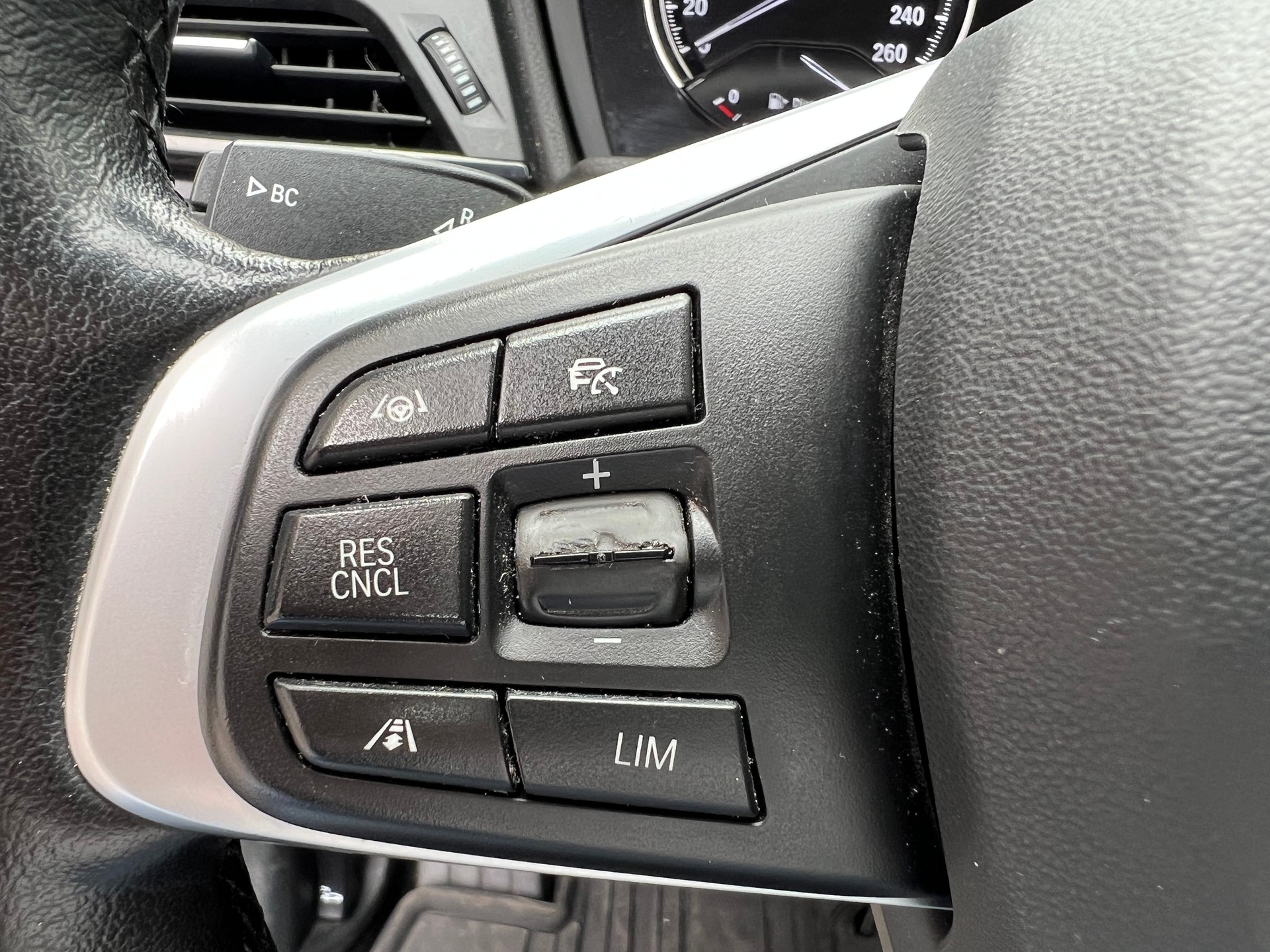 BMW 218d xDrive Gran Tourer Steptronic-image-12