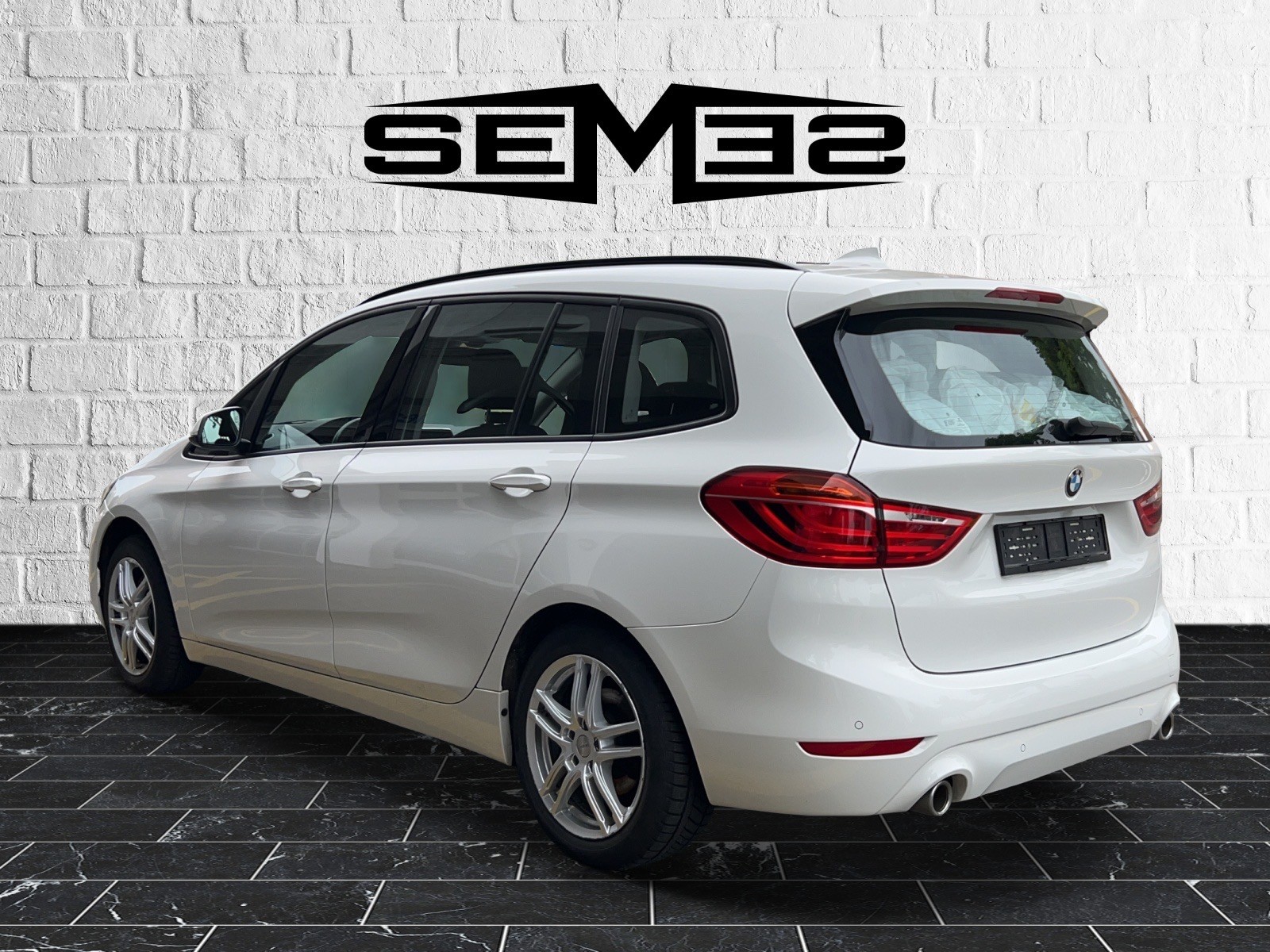 BMW 218d xDrive Gran Tourer Steptronic-image-2