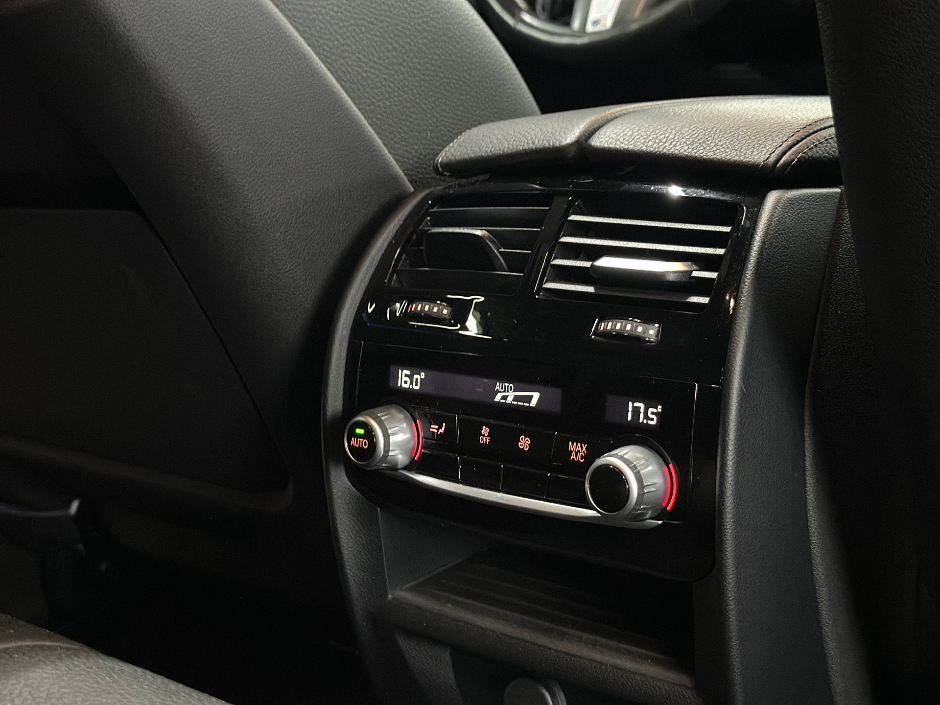BMW 530i xDrive Steptronic-image-12