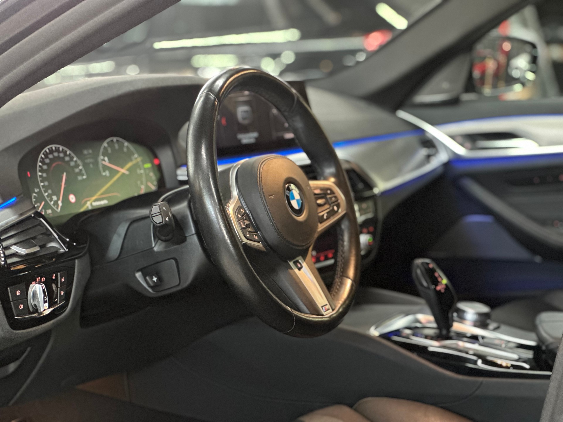 BMW 530i xDrive Steptronic-image-4