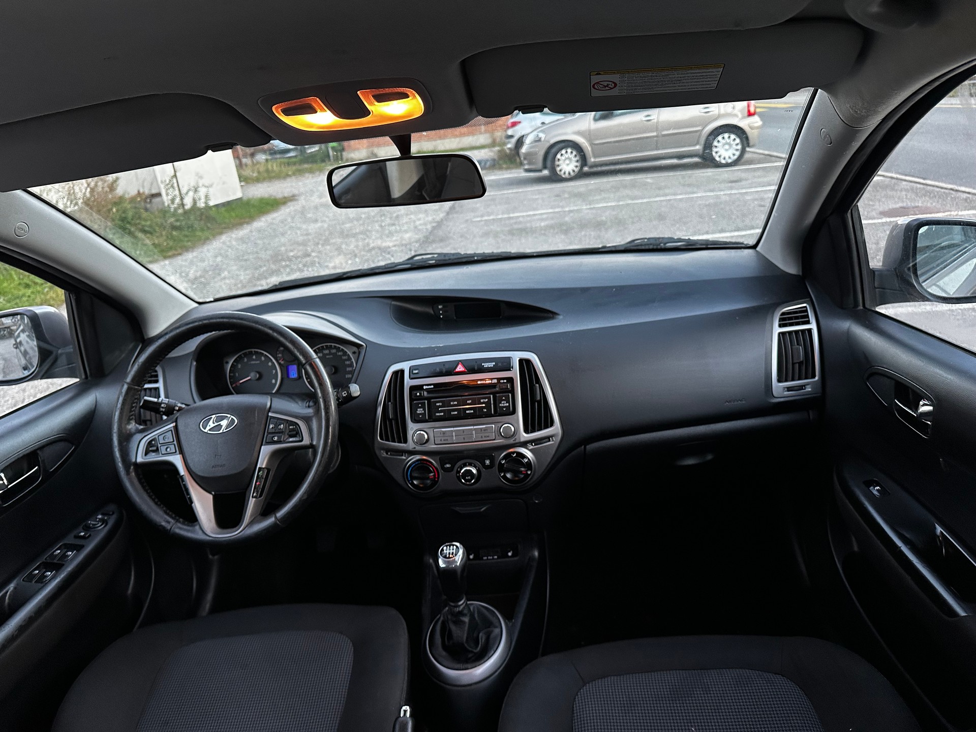 HYUNDAI i20 1.4 Style-image-7