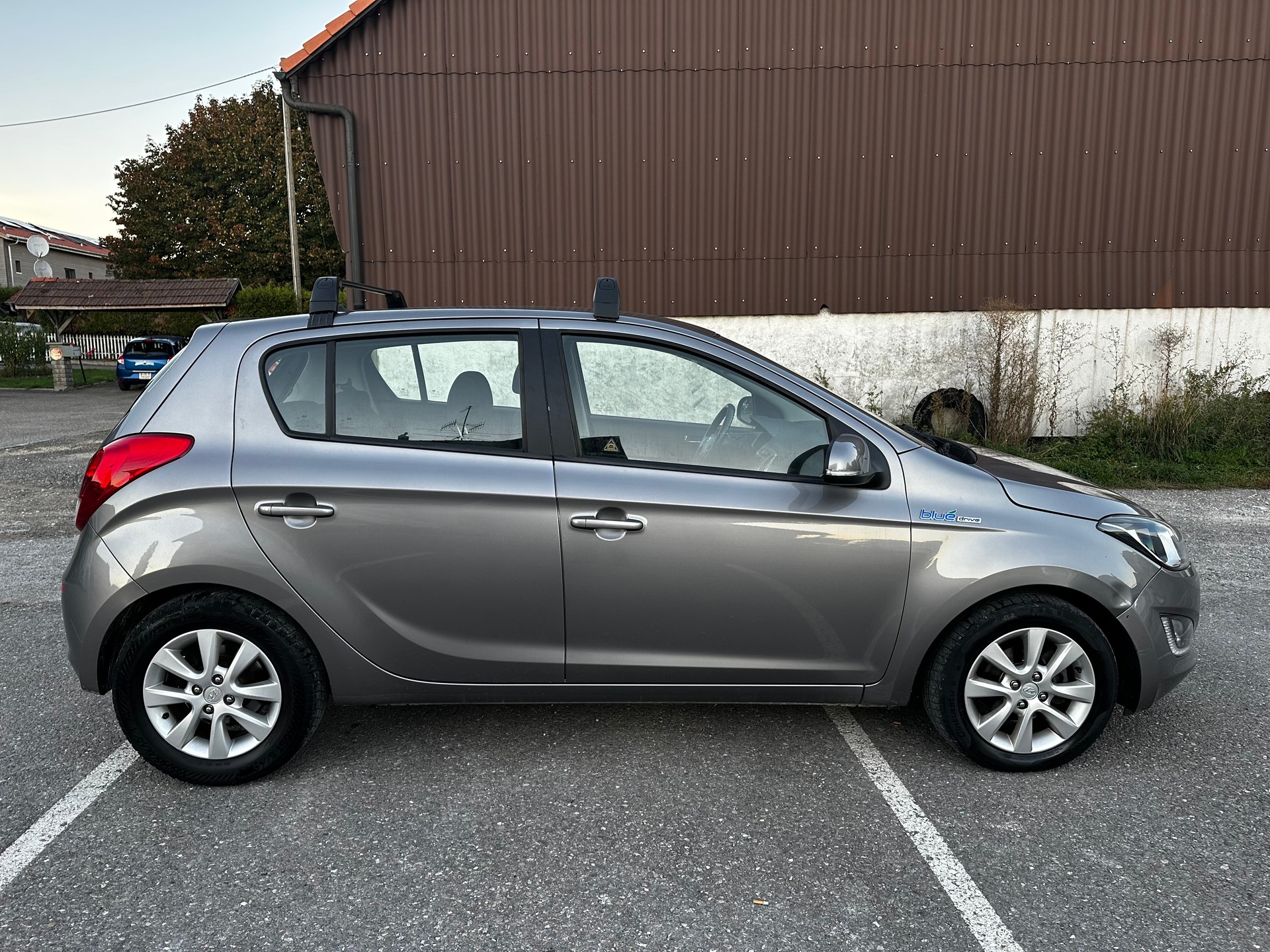 HYUNDAI i20 1.4 Style-image-3