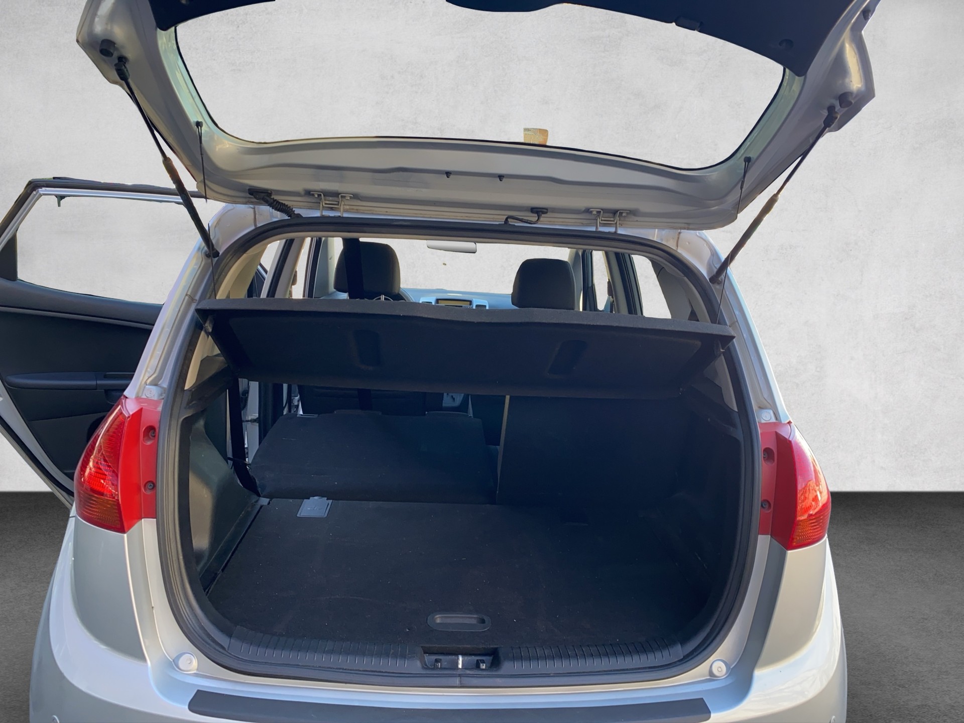 KIA Venga 1.6 CVVT Trend Automatic-image-11
