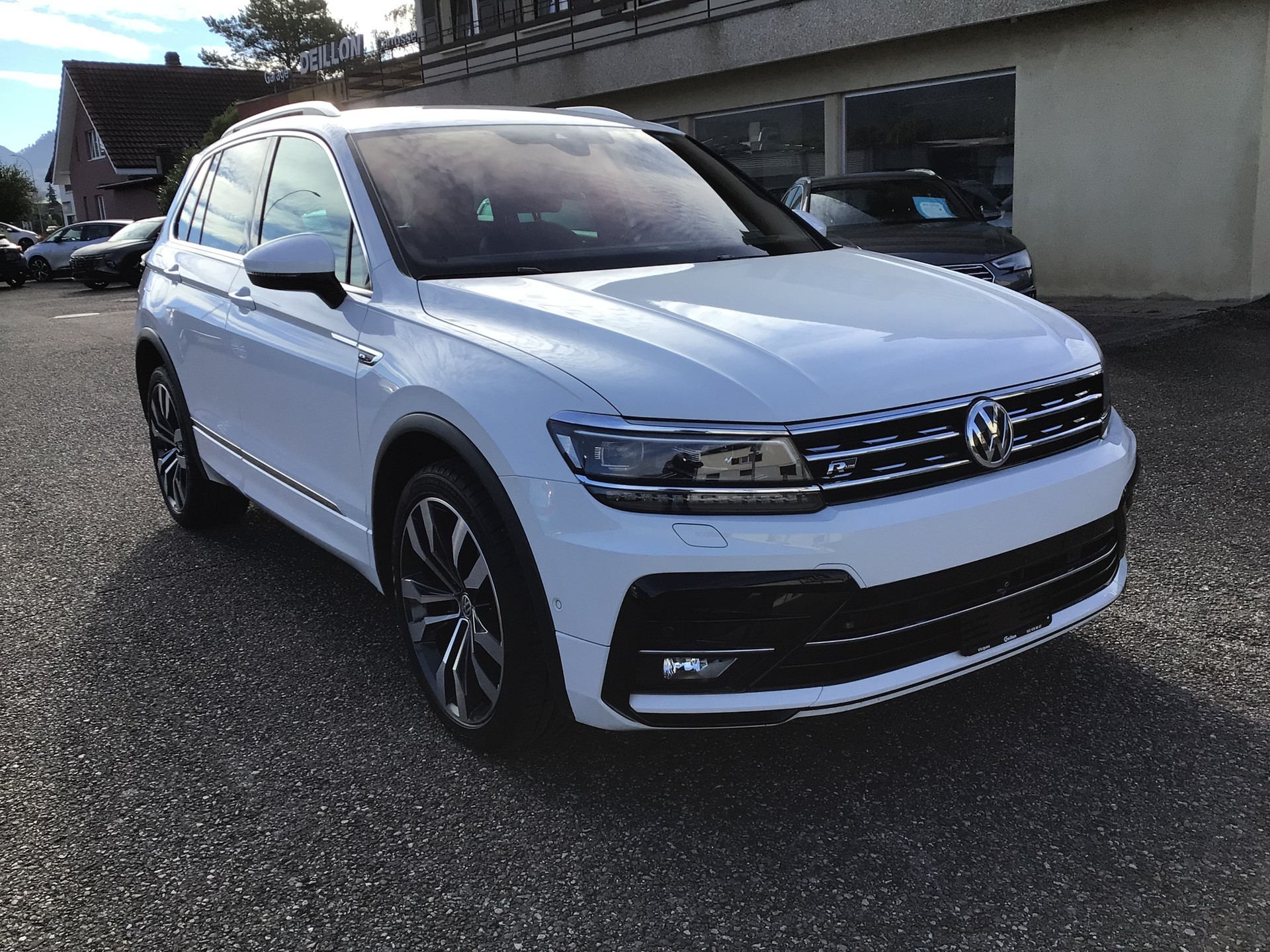 VW Tiguan 2.0TSI Highline 4Motion DSG-image-2