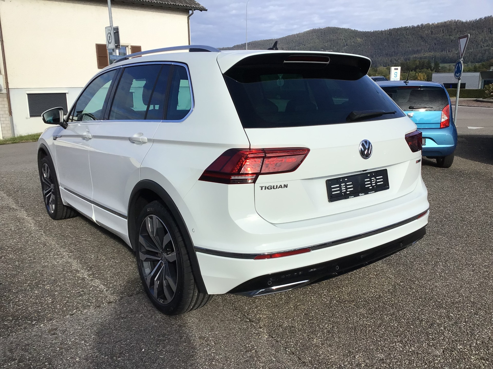 VW Tiguan 2.0TSI Highline 4Motion DSG-image-4