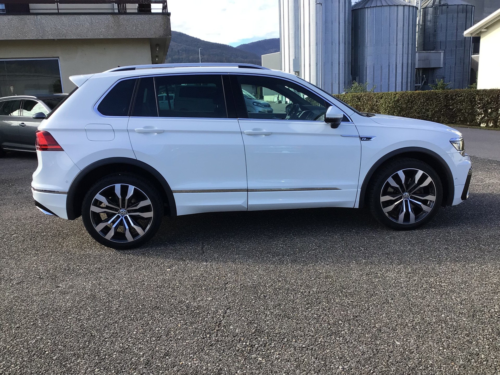VW Tiguan 2.0TSI Highline 4Motion DSG-image-3