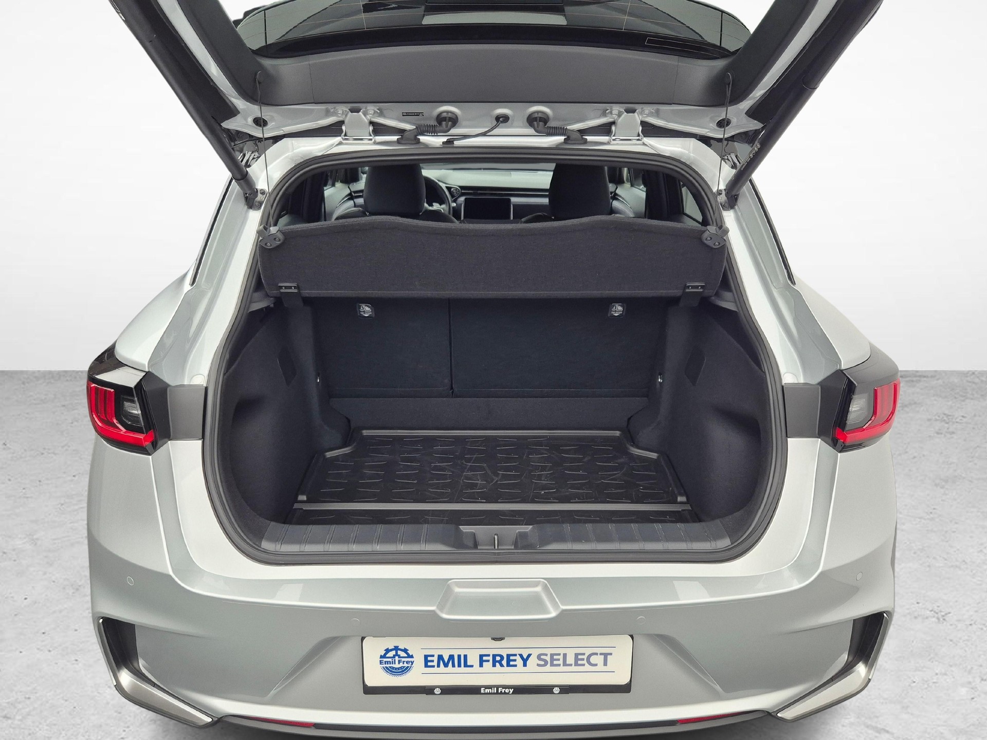 LEXUS LBX 1.5 Hybrid Cool-image-12