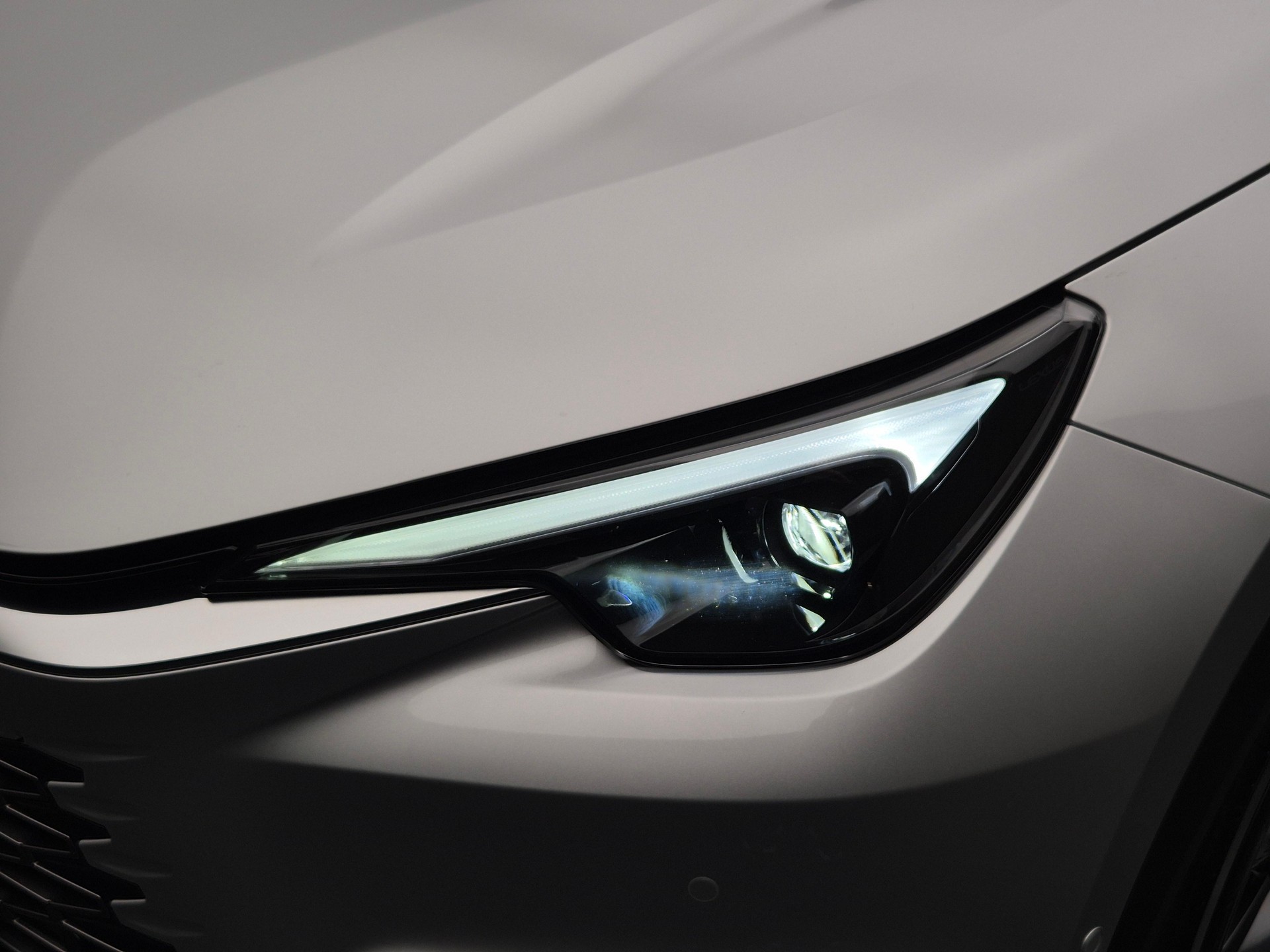 LEXUS LBX 1.5 Hybrid Cool-image-16