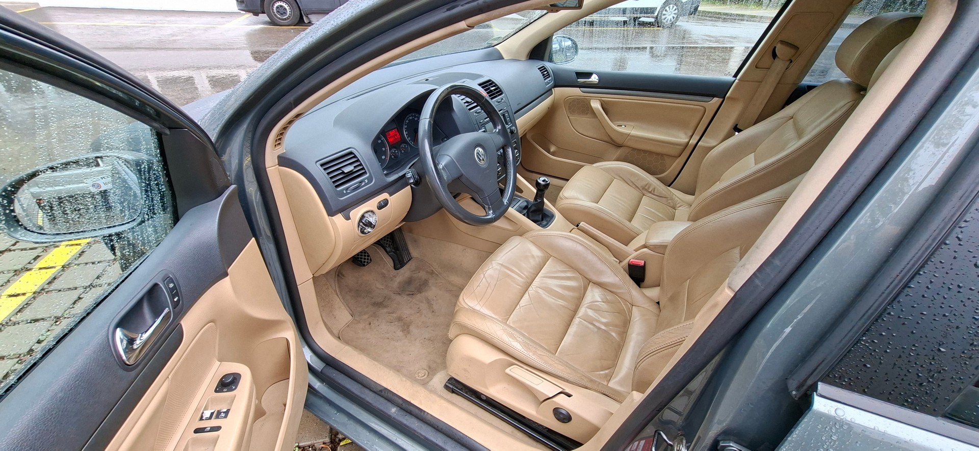 VW Golf 1.6 FSI Comfortline-image-8