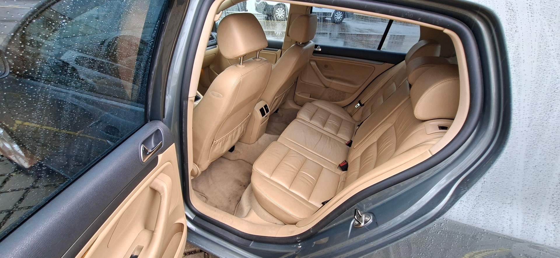 VW Golf 1.6 FSI Comfortline-image-9