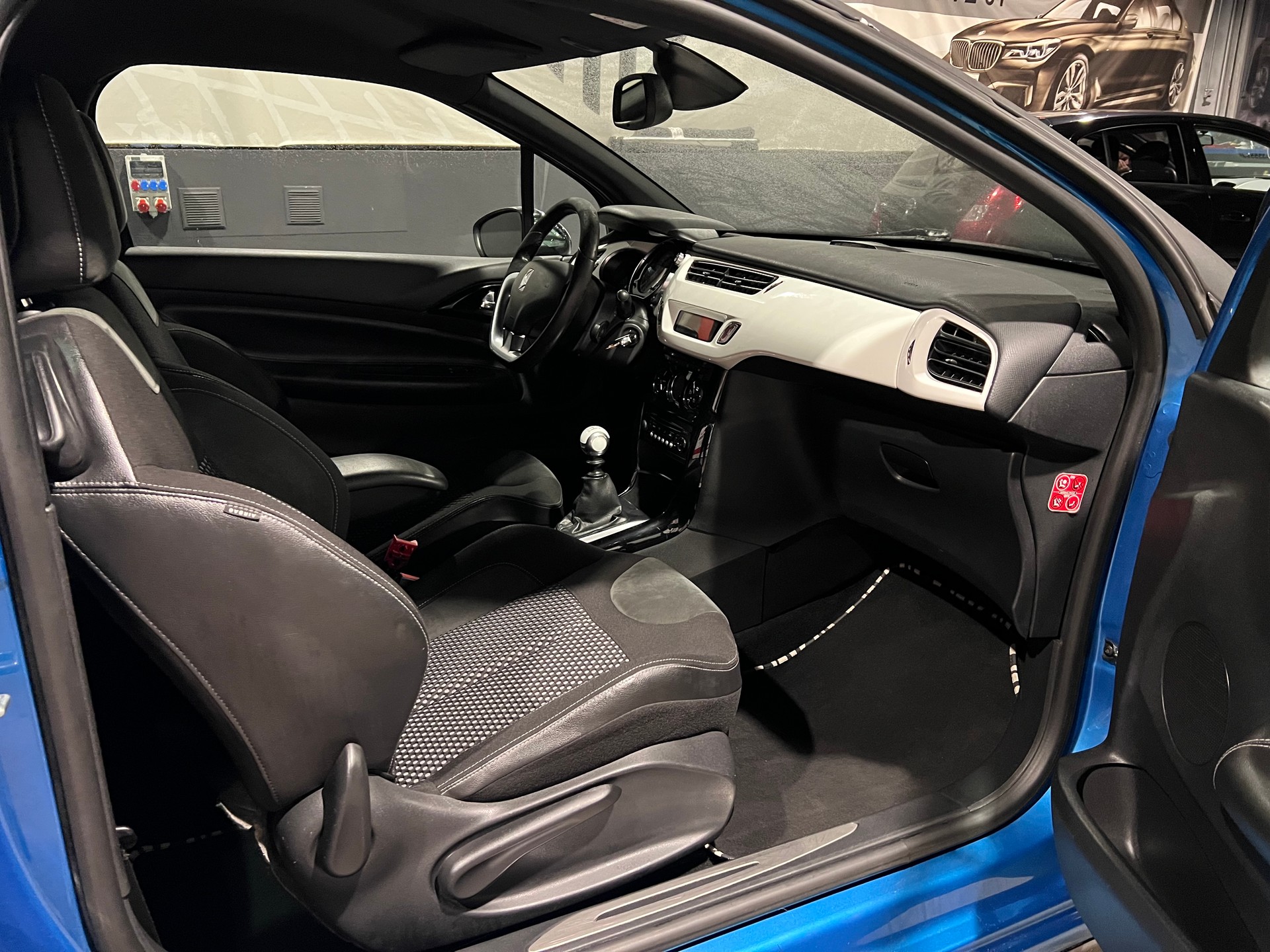 DS AUTOMOBILES DS3 1.6 THP Sport Chic-image-9