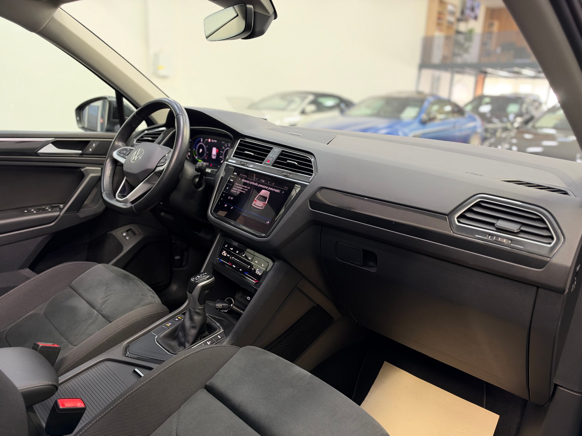 VW Tiguan 1.4TSI PHEV R-Line DSG-image-11