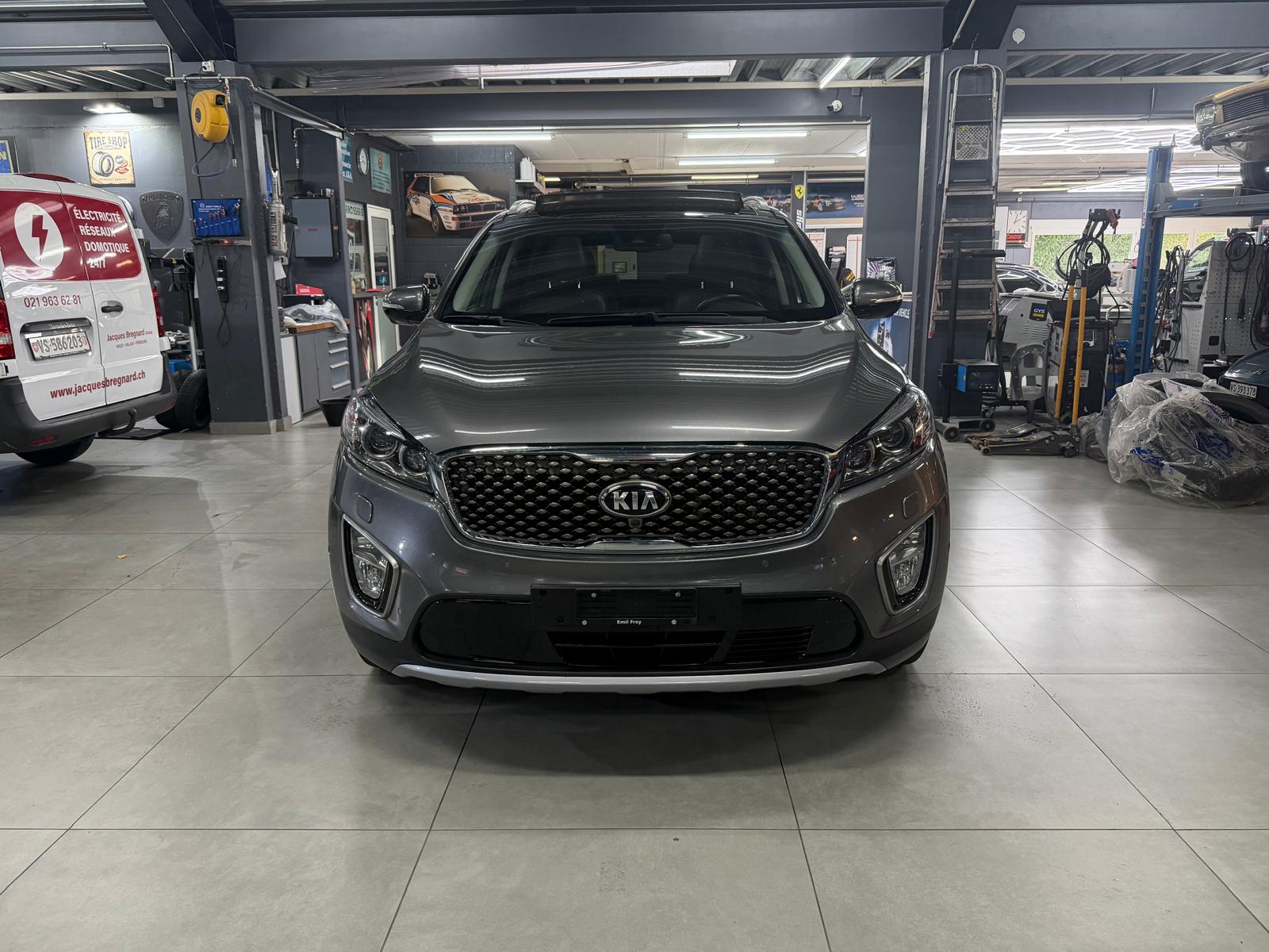 KIA Sorento 2.2 CRDI Style 7P. Automatic-image-1