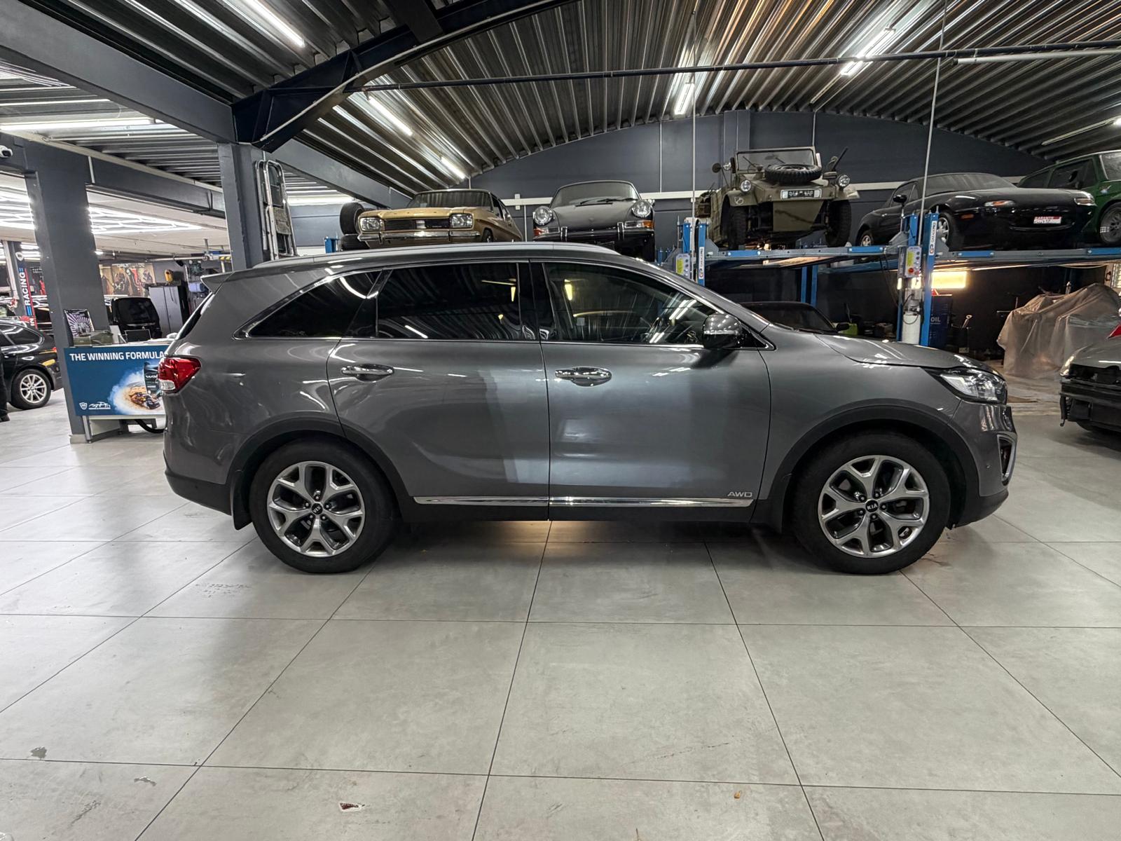 KIA Sorento 2.2 CRDI Style 7P. Automatic-image-3