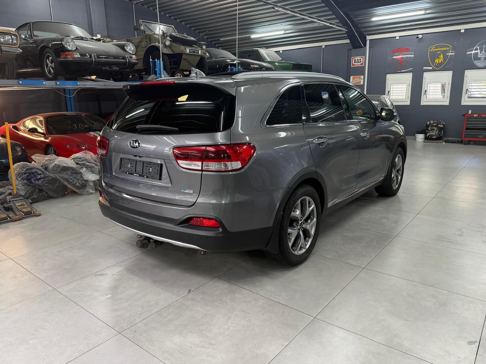 KIA Sorento 2.2 CRDI Style 7P. Automatic-image-4