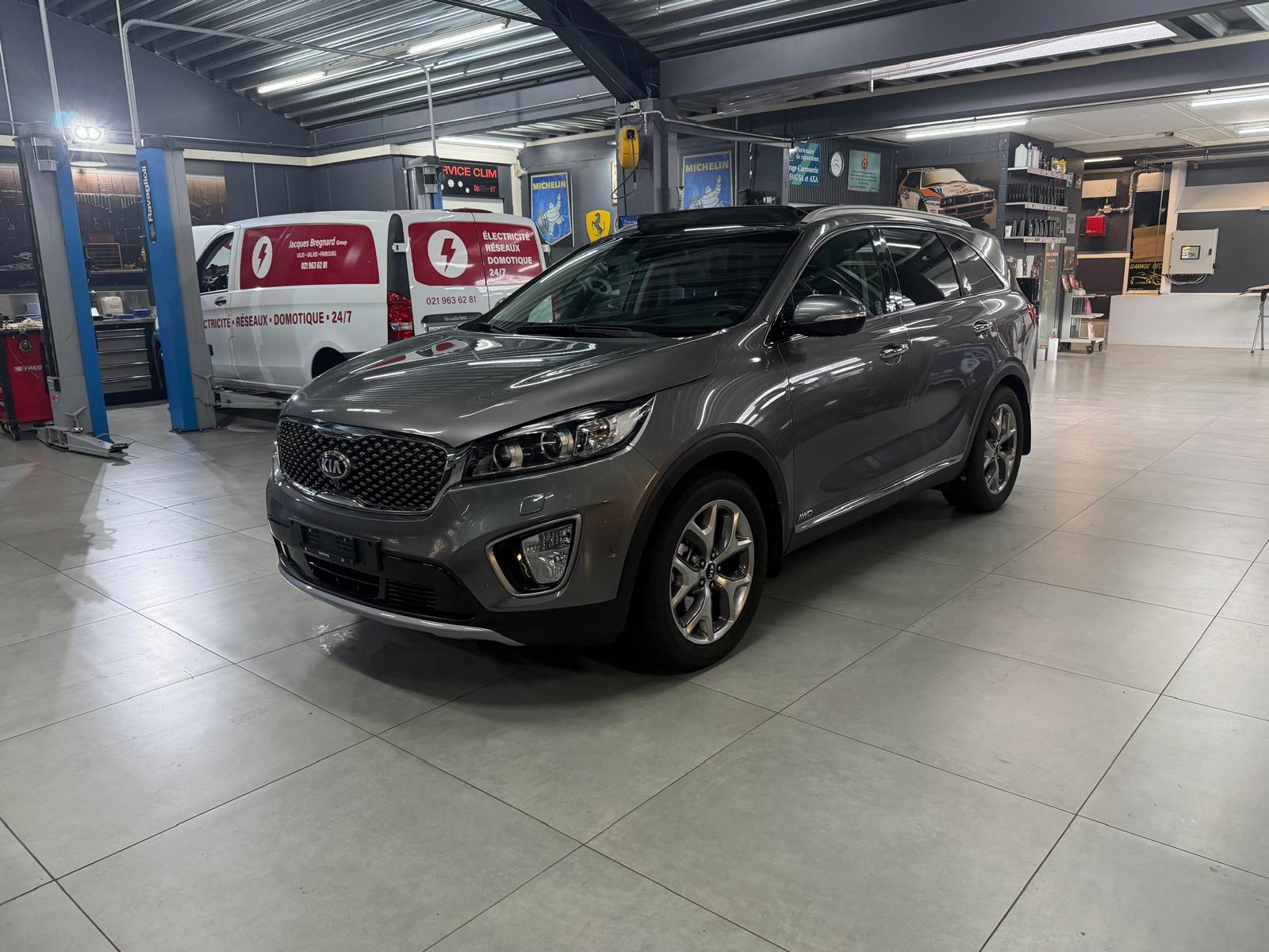 KIA Sorento 2.2 CRDI Style 7P. Automatic-image-0