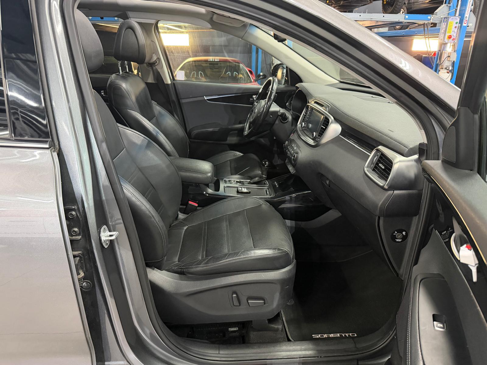 KIA Sorento 2.2 CRDI Style 7P. Automatic-image-11