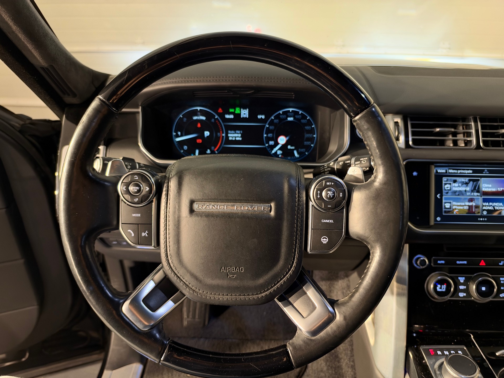 LAND ROVER Range Rover 4.4 SDV8 Autobiography Automatic-image-18