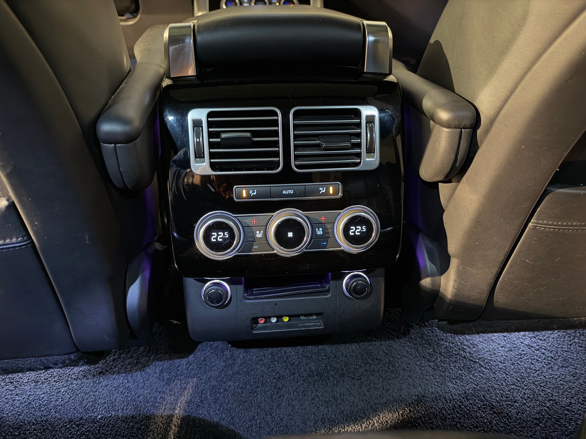 LAND ROVER Range Rover 4.4 SDV8 Autobiography Automatic-image-25