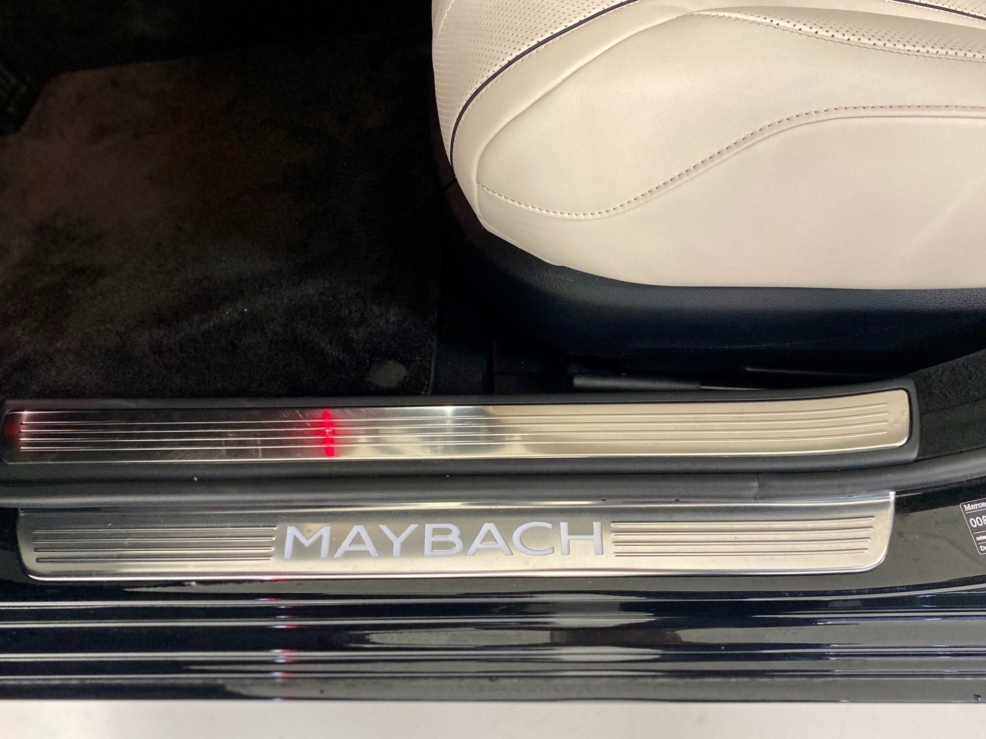 MERCEDES-BENZ S 560 Maybach 4Matic 9G-Tronic-image-12