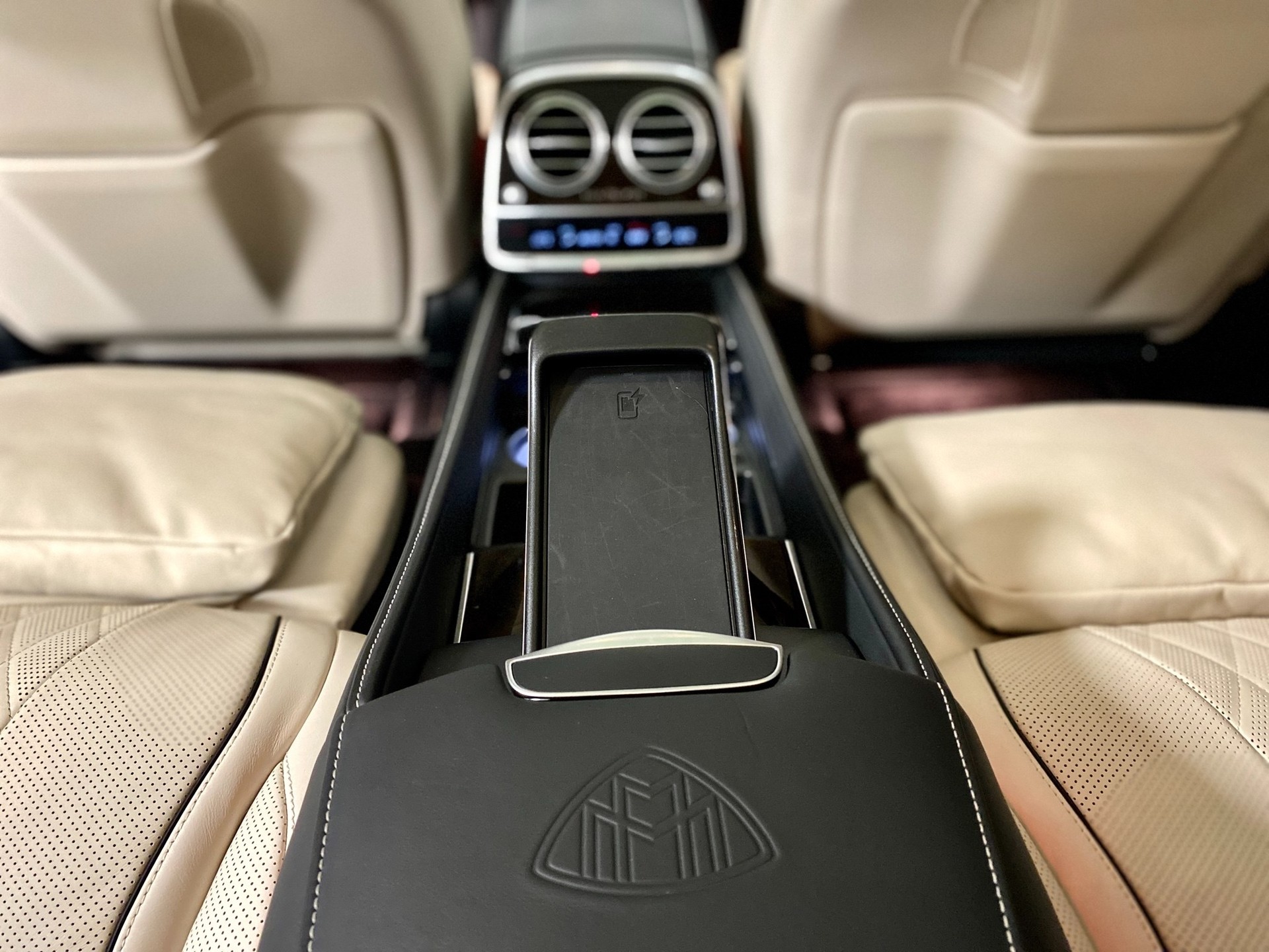 MERCEDES-BENZ S 560 Maybach 4Matic 9G-Tronic-image-20