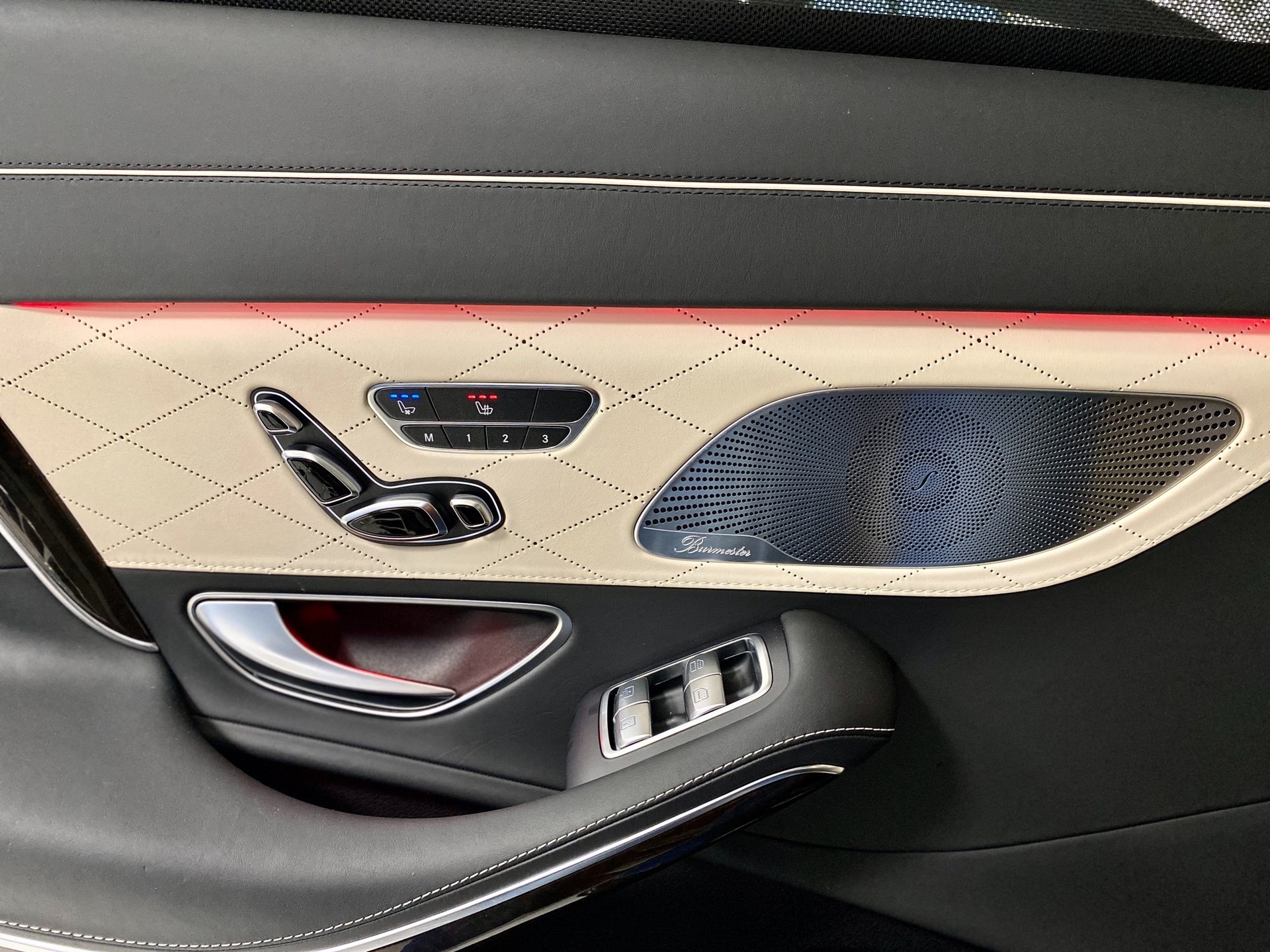 MERCEDES-BENZ S 560 Maybach 4Matic 9G-Tronic-image-16