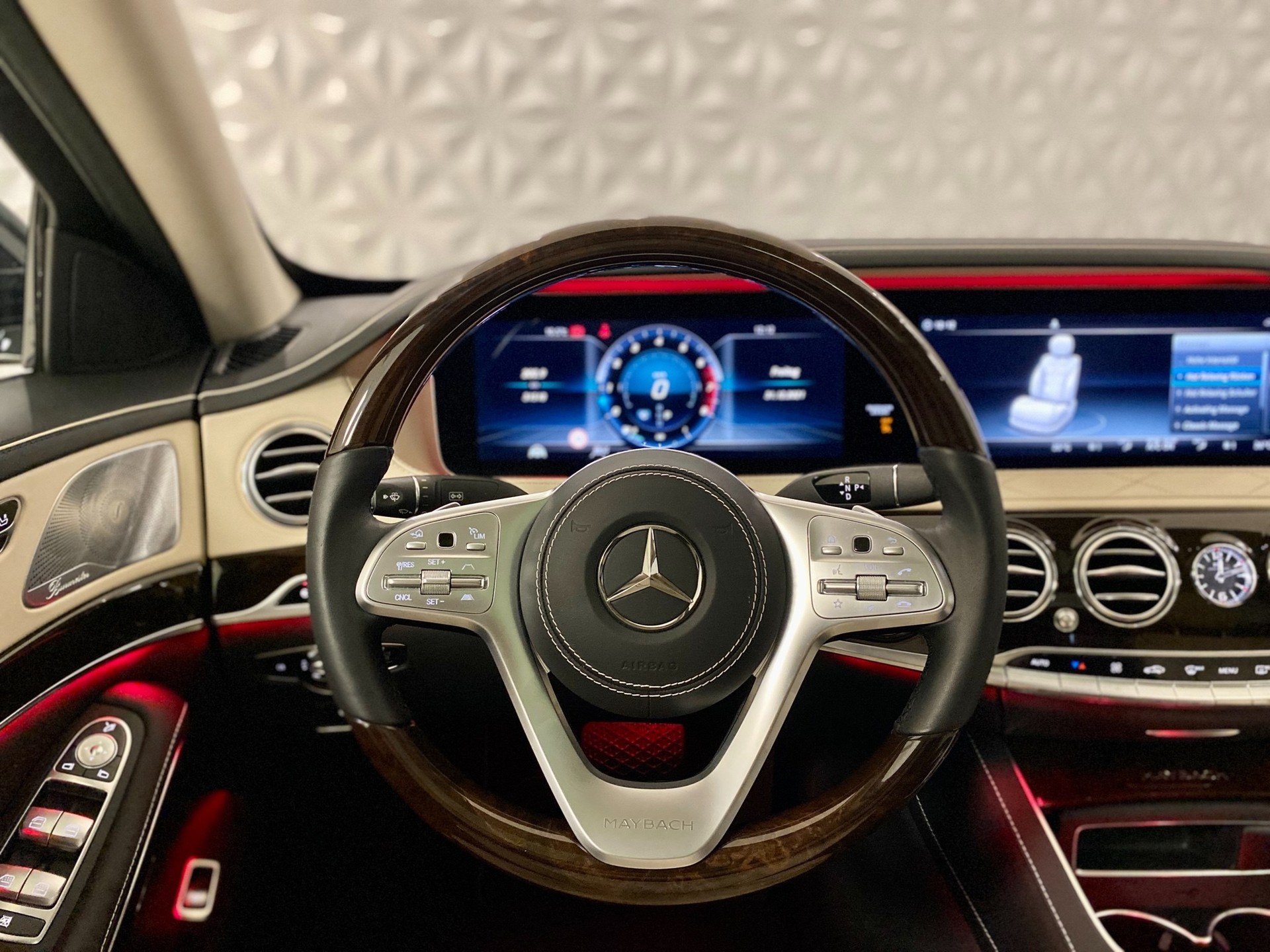MERCEDES-BENZ S 560 Maybach 4Matic 9G-Tronic-image-29