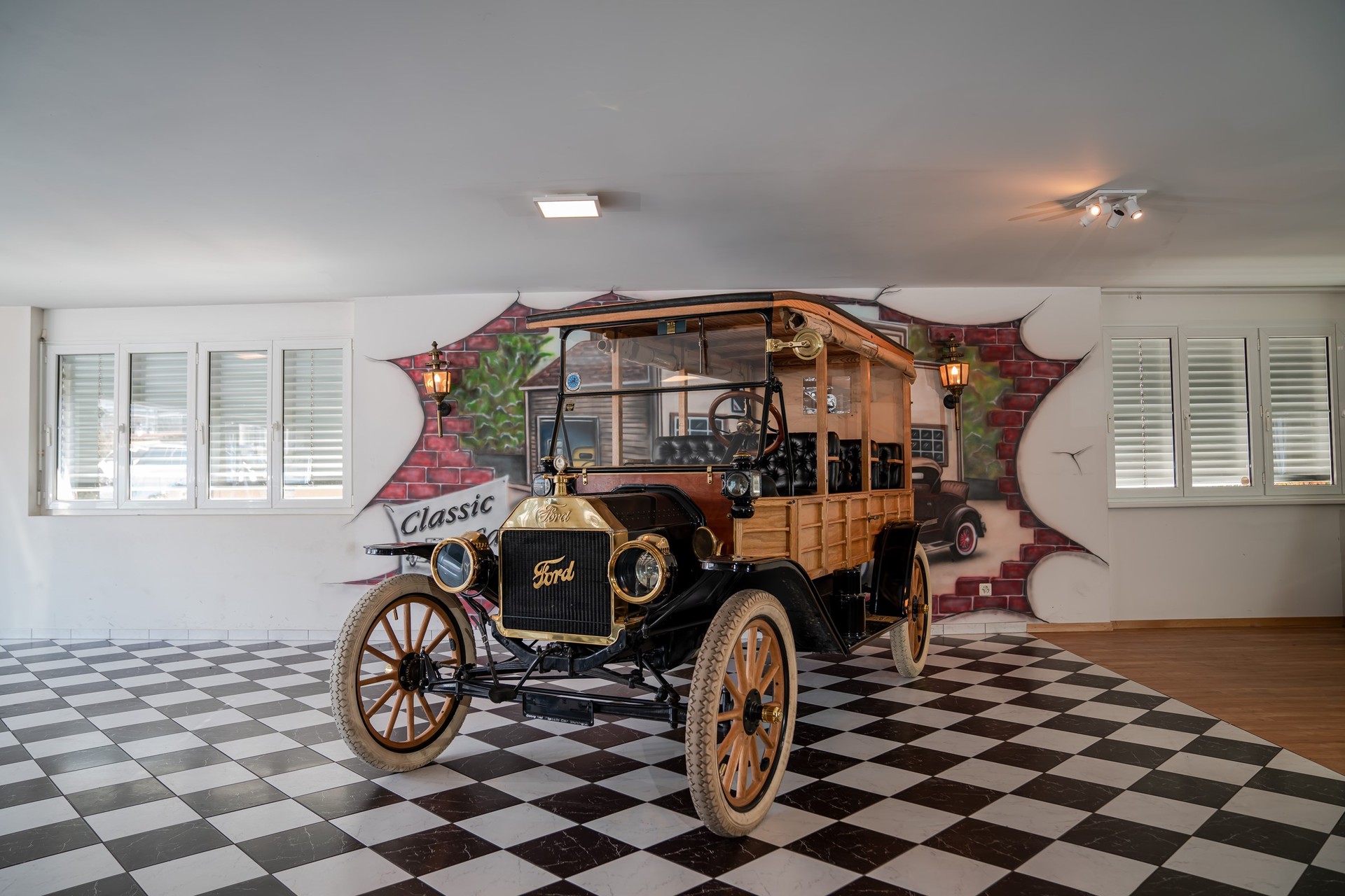FORD 1914 Model T Depot Hack-image-0